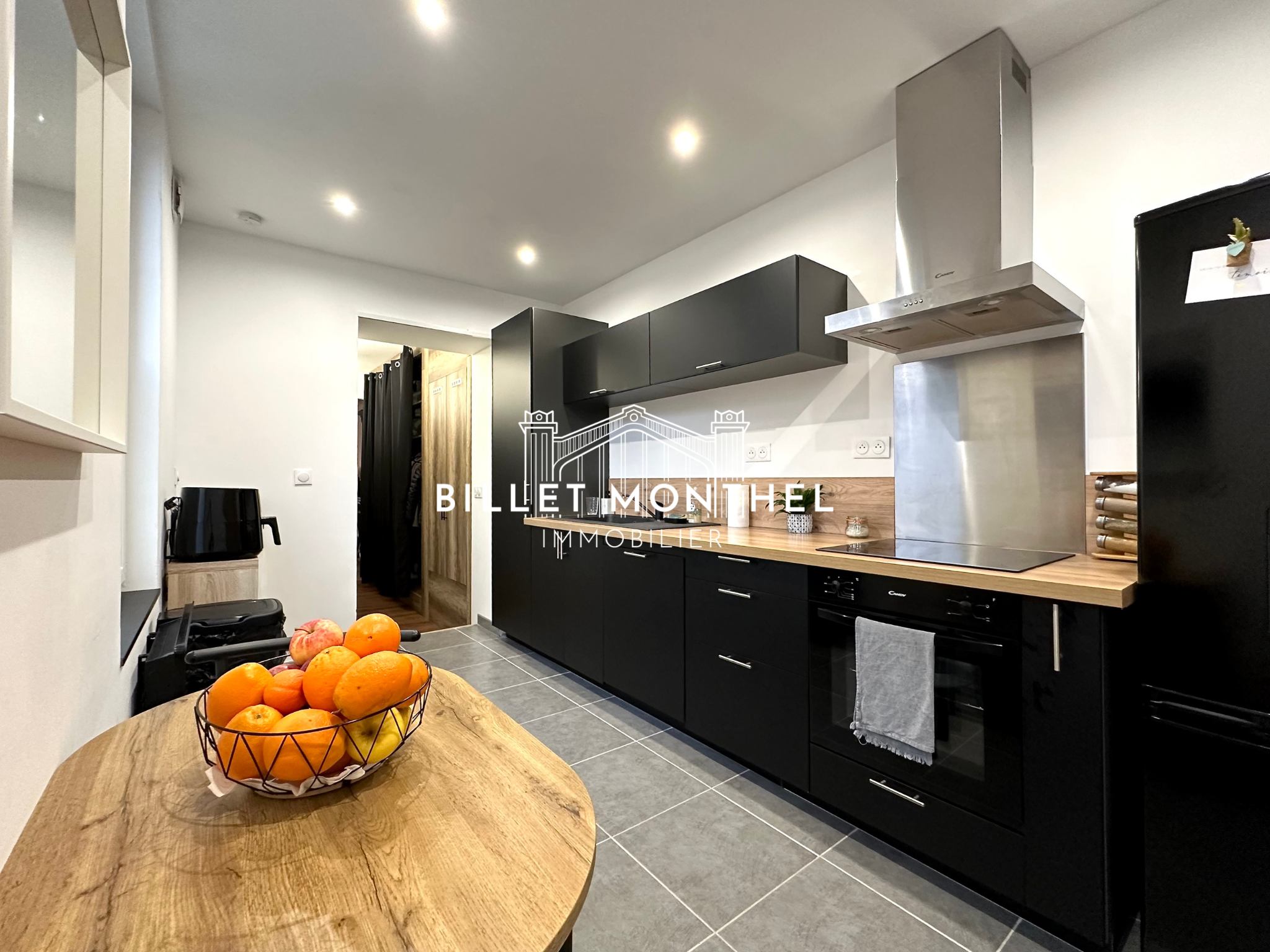 appartement-deux-pieces-cuisine-amenagee-equipee-cherbourg