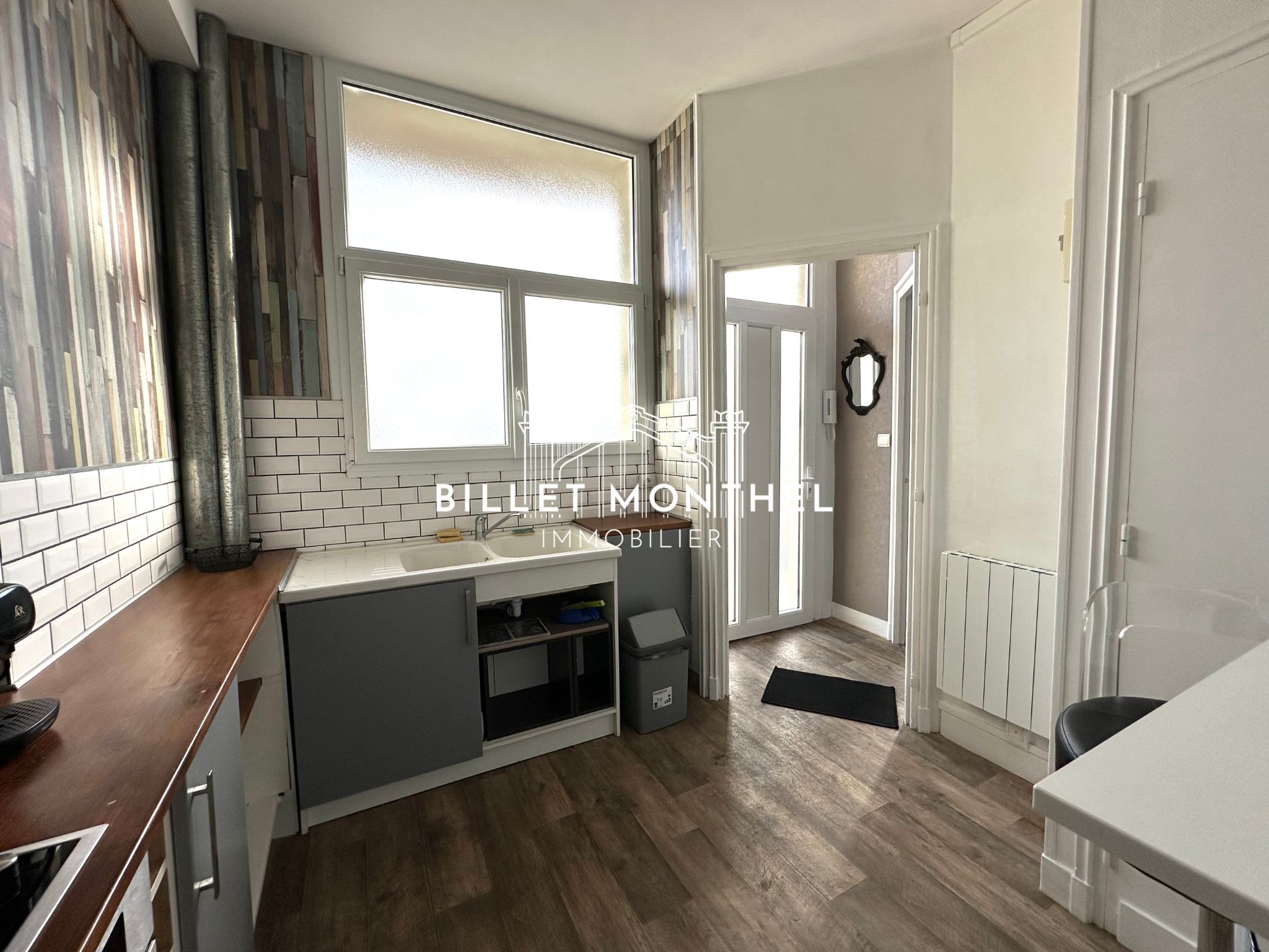 appartement-location-centre-cherbourg-t1-cuisine-entree