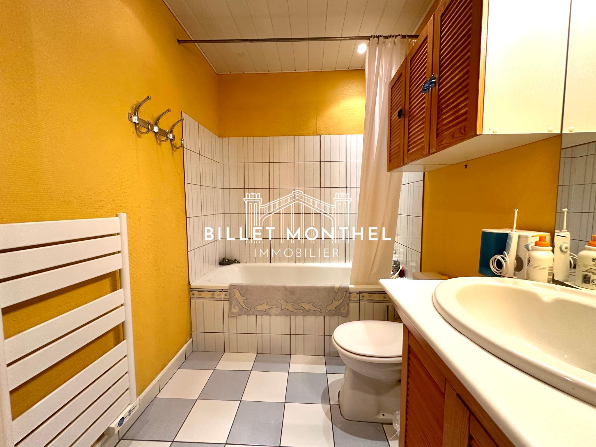 25-salle-eau-seche-serviettes-wc-maison-equeurdreville-cherbourg