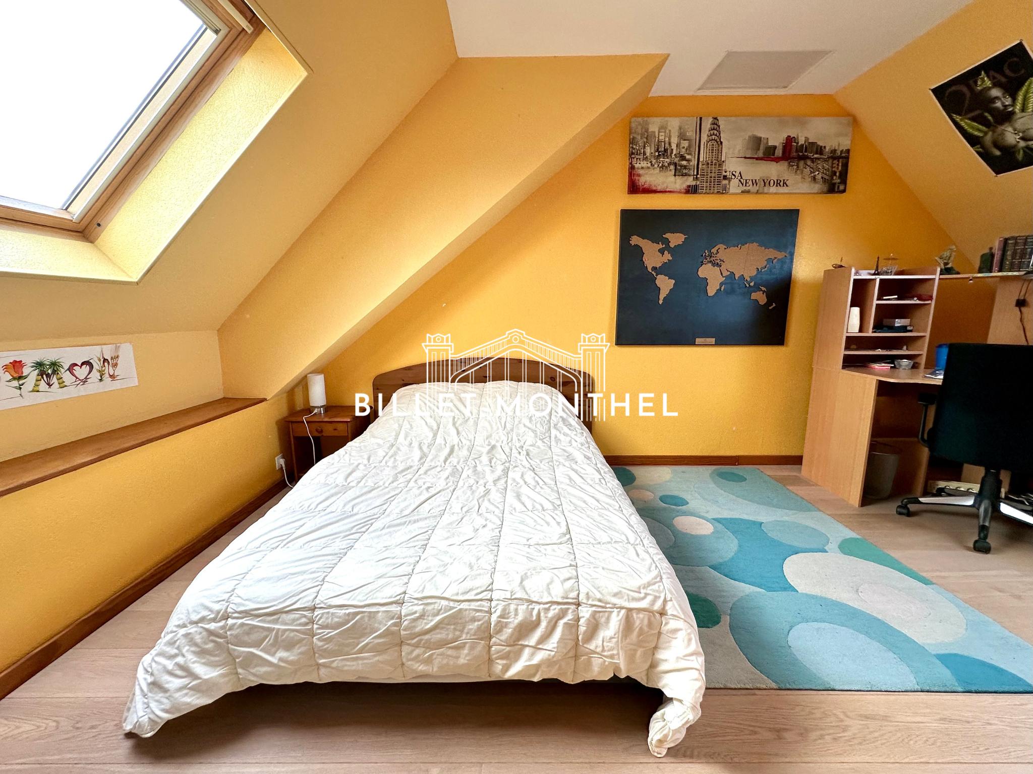 27-chambre-mansardee-burea-maison-equeurdreville-cherbourg