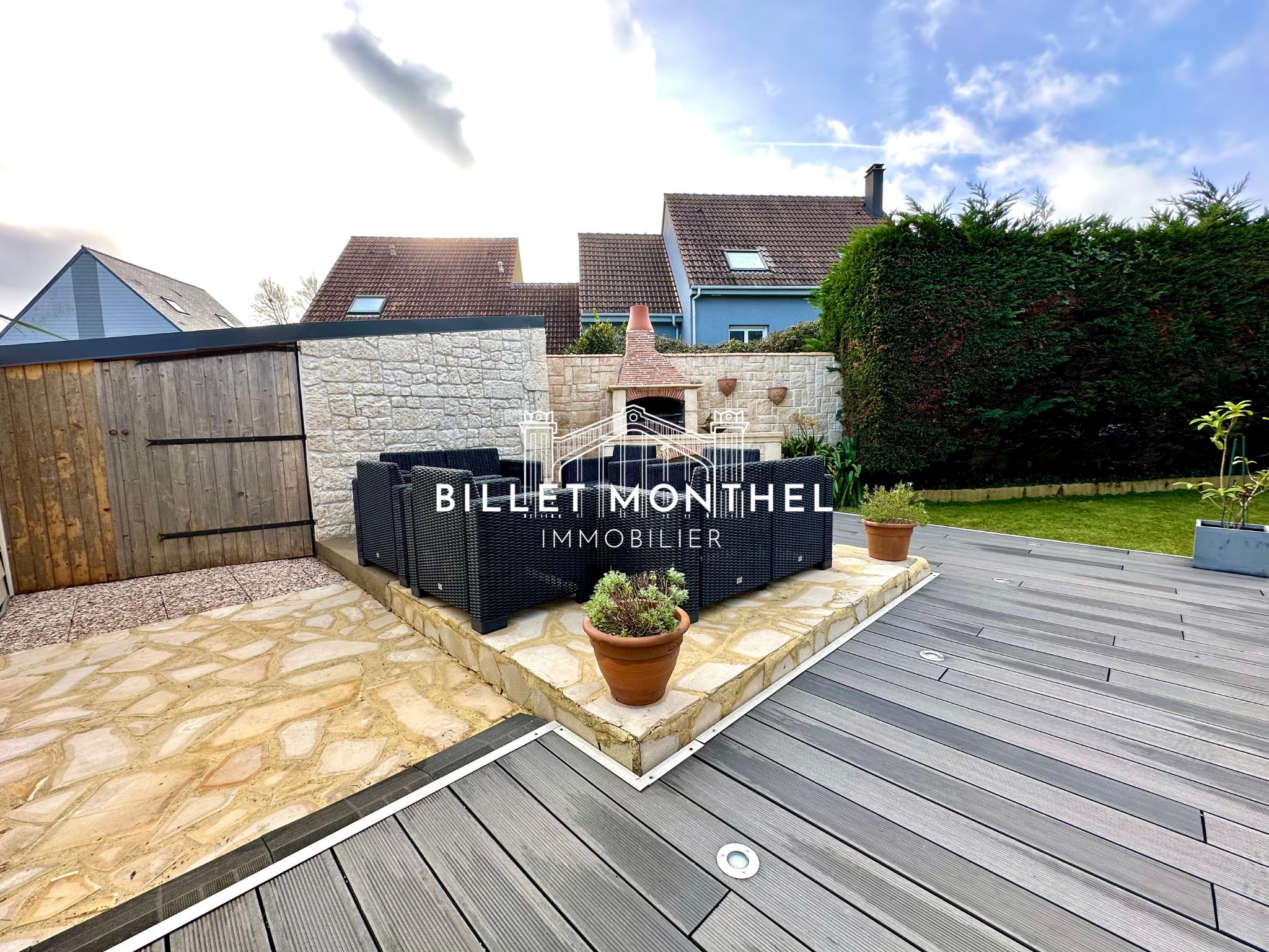 29-exterieur-terrasse-barbecue-salon-jardin-maison-equeurdreville-cherbourg