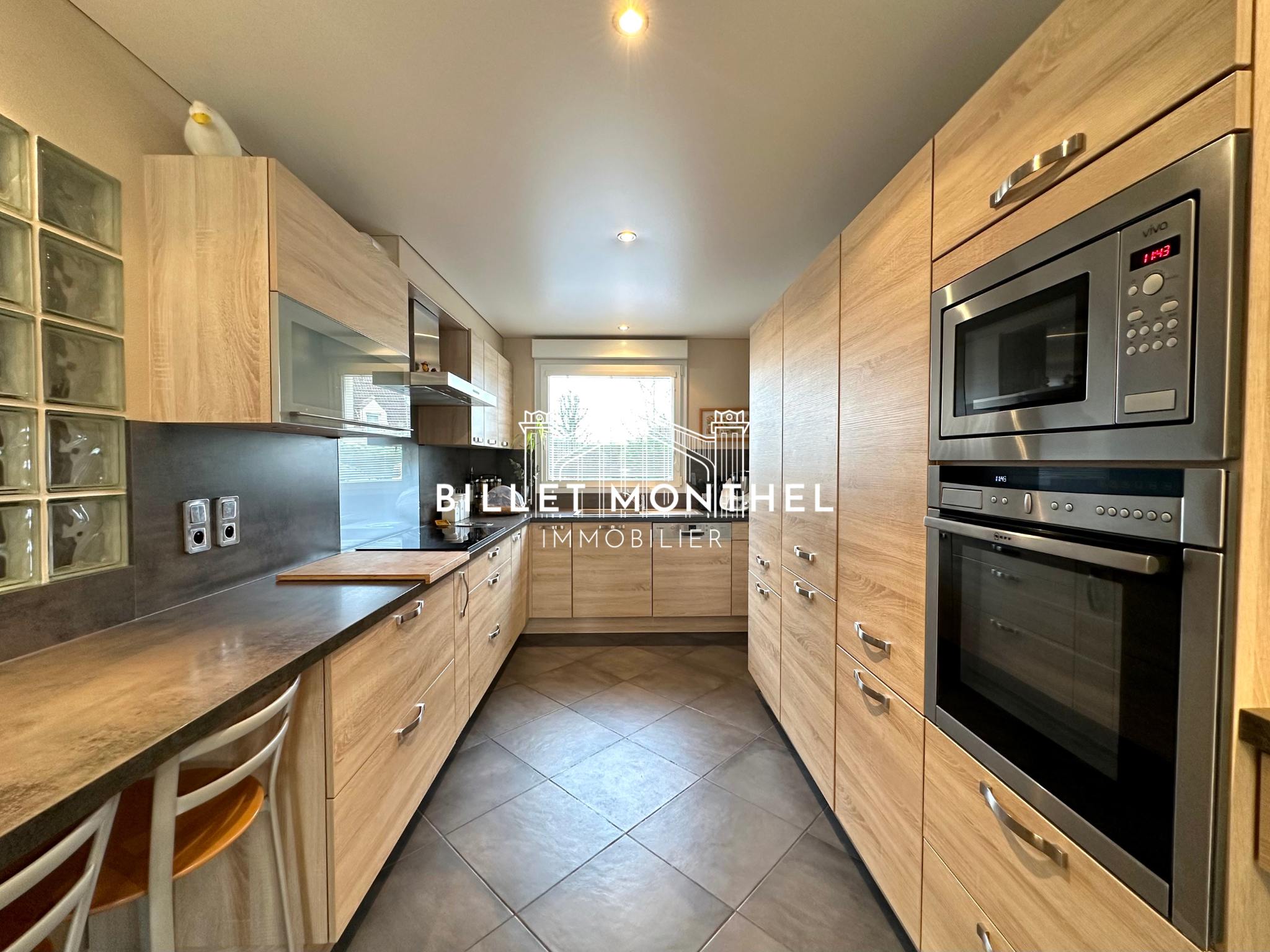 8-linéaire-cuisine-amenagee-equipee-ouverte-espace-vie-maison-equeudreville-cherbourg