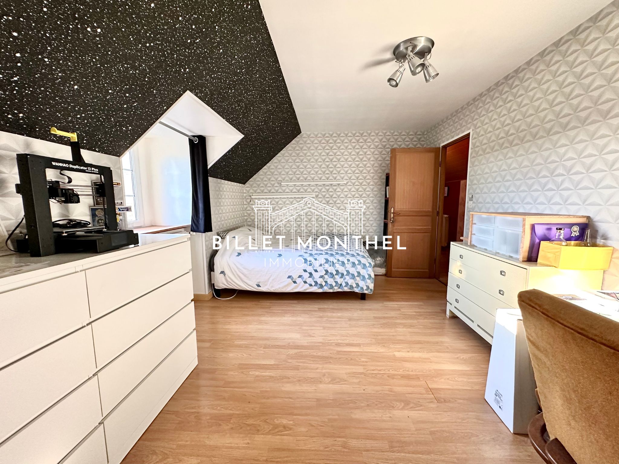 chambre-maison-longere-propriété-pierre-omonville-immobilier-digosville-cherbourg