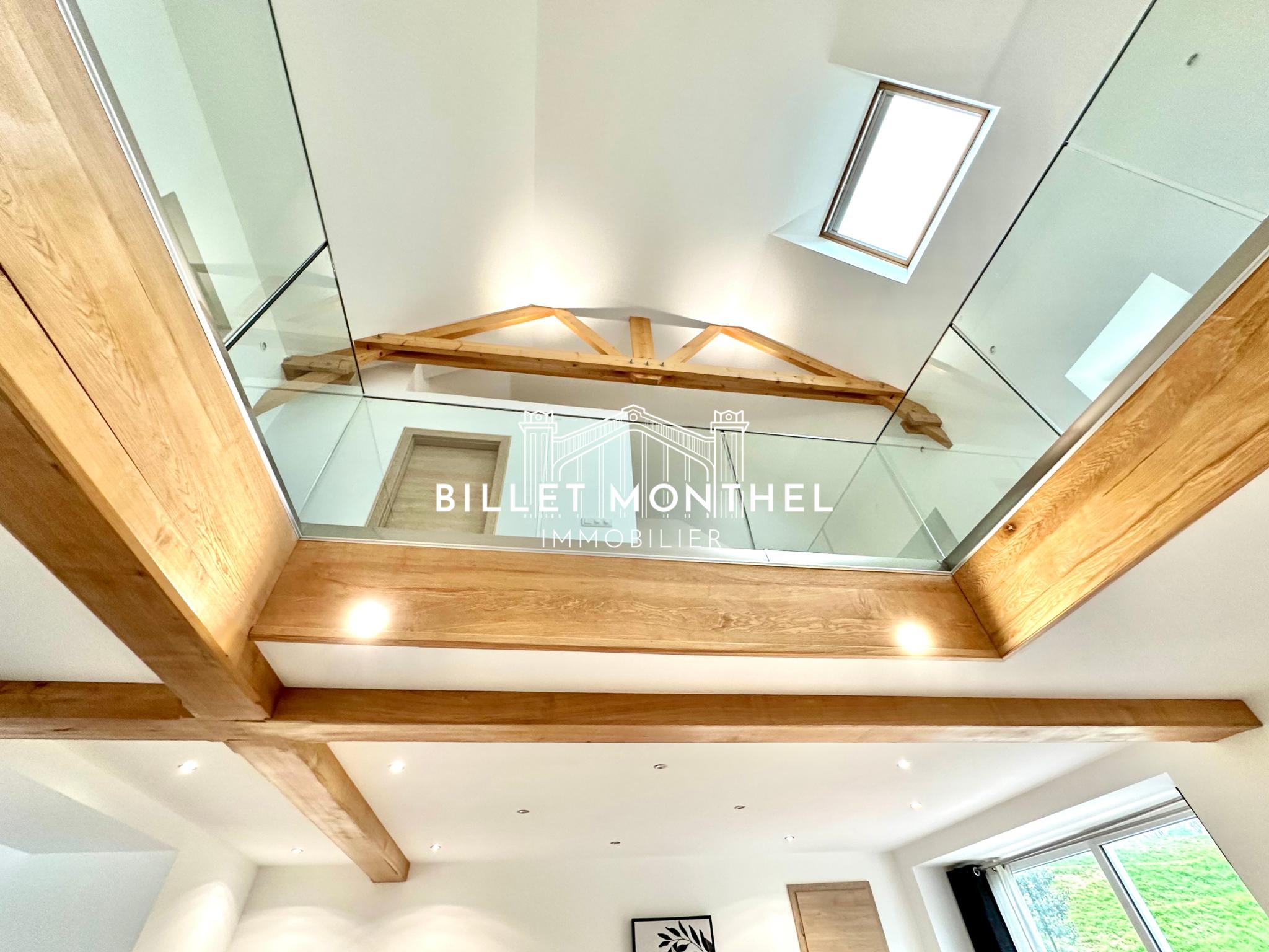 vue mezzanine, verre, bois, hauteur sous plafond