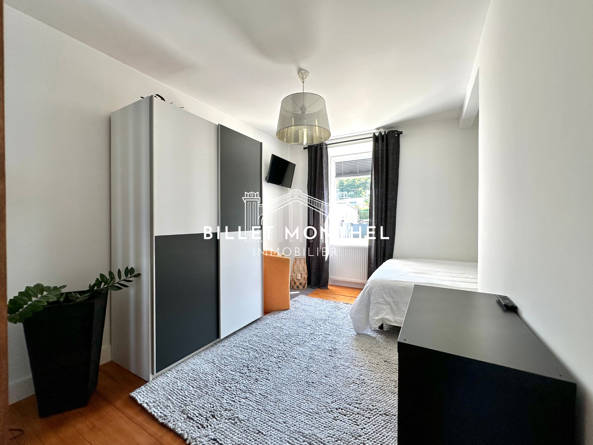 maison-bretteville-chambre-parquet