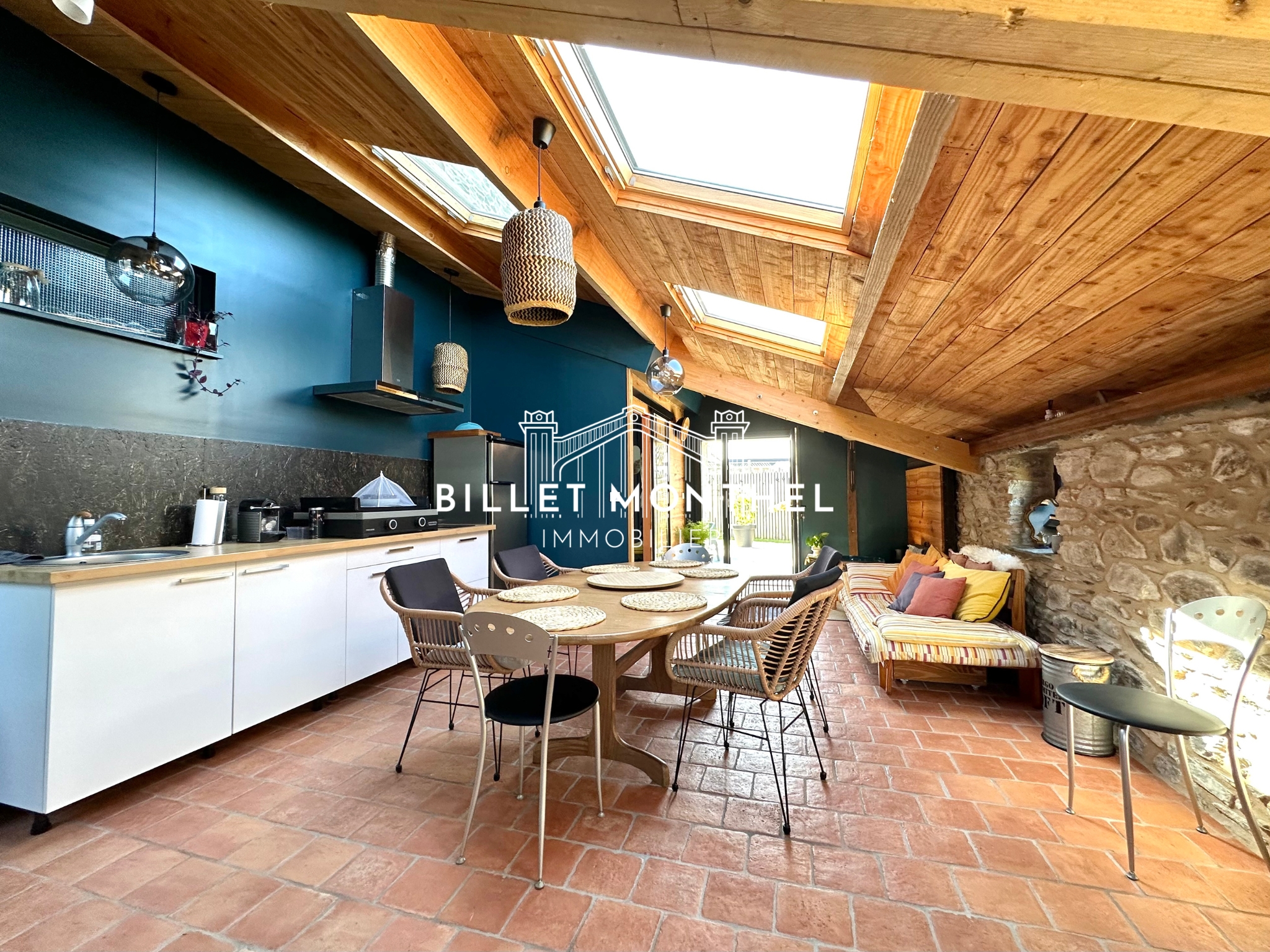 maison-bretteville-extension-cuisine-été-cheminee-vue-ensemble