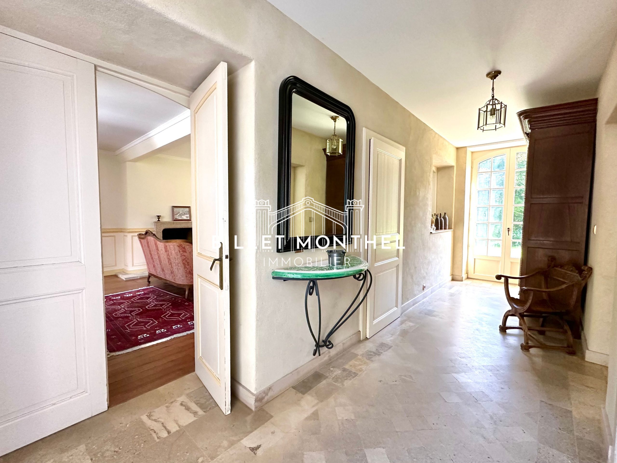 entrée-miroir-maison-maitre-saint-sauveur-à-vendre