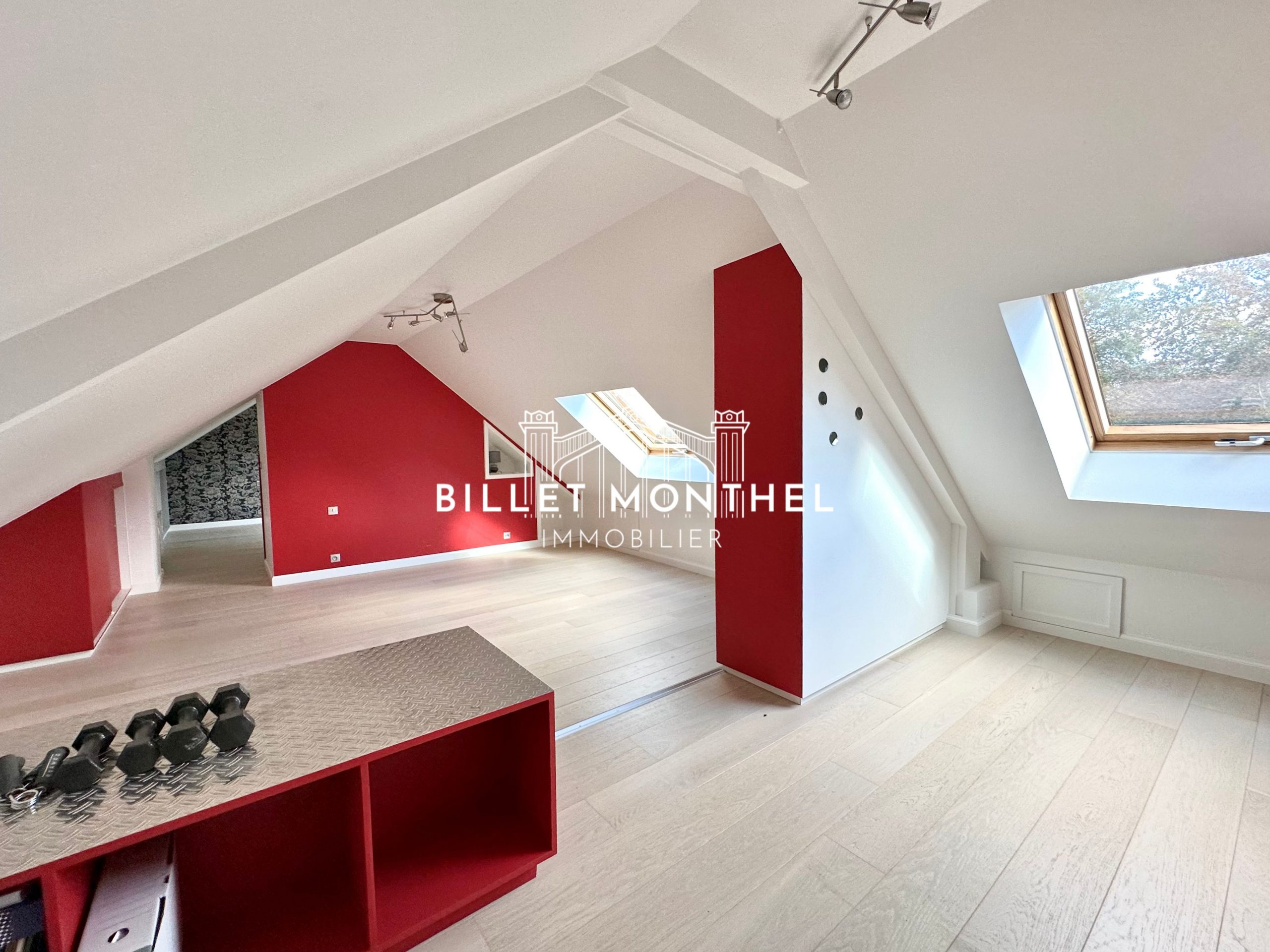 piece-mansardee-maison-maitre-saint-sauveur-à-vendre