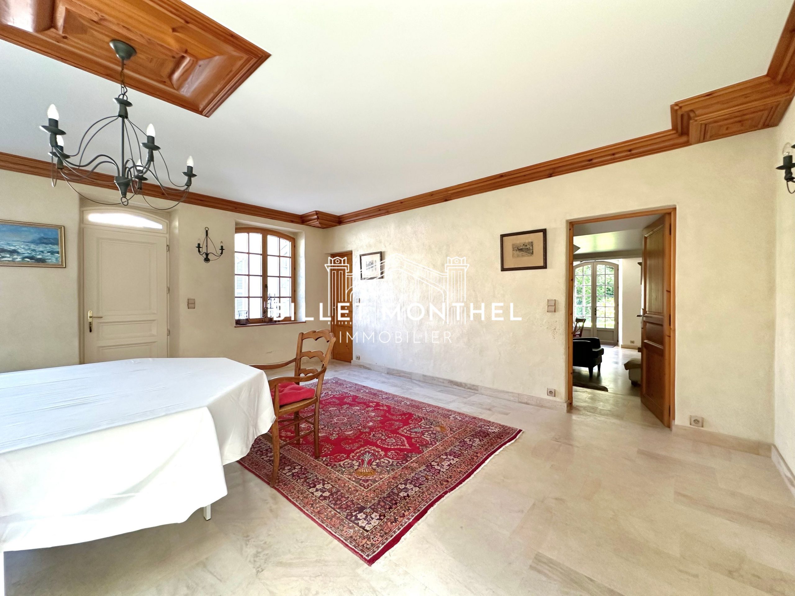 salle-réception-pierre-valognes-maitre-saint-sauveur-à-vendre