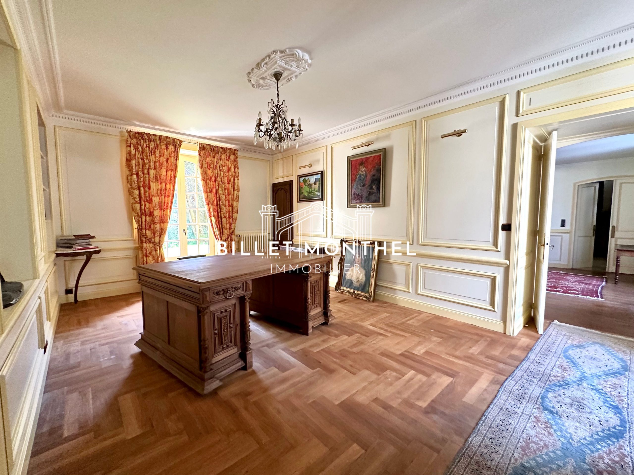salon-parquet-miroir-bureau-tableaux-maison-maitre-saint-sauveur-à-vendre