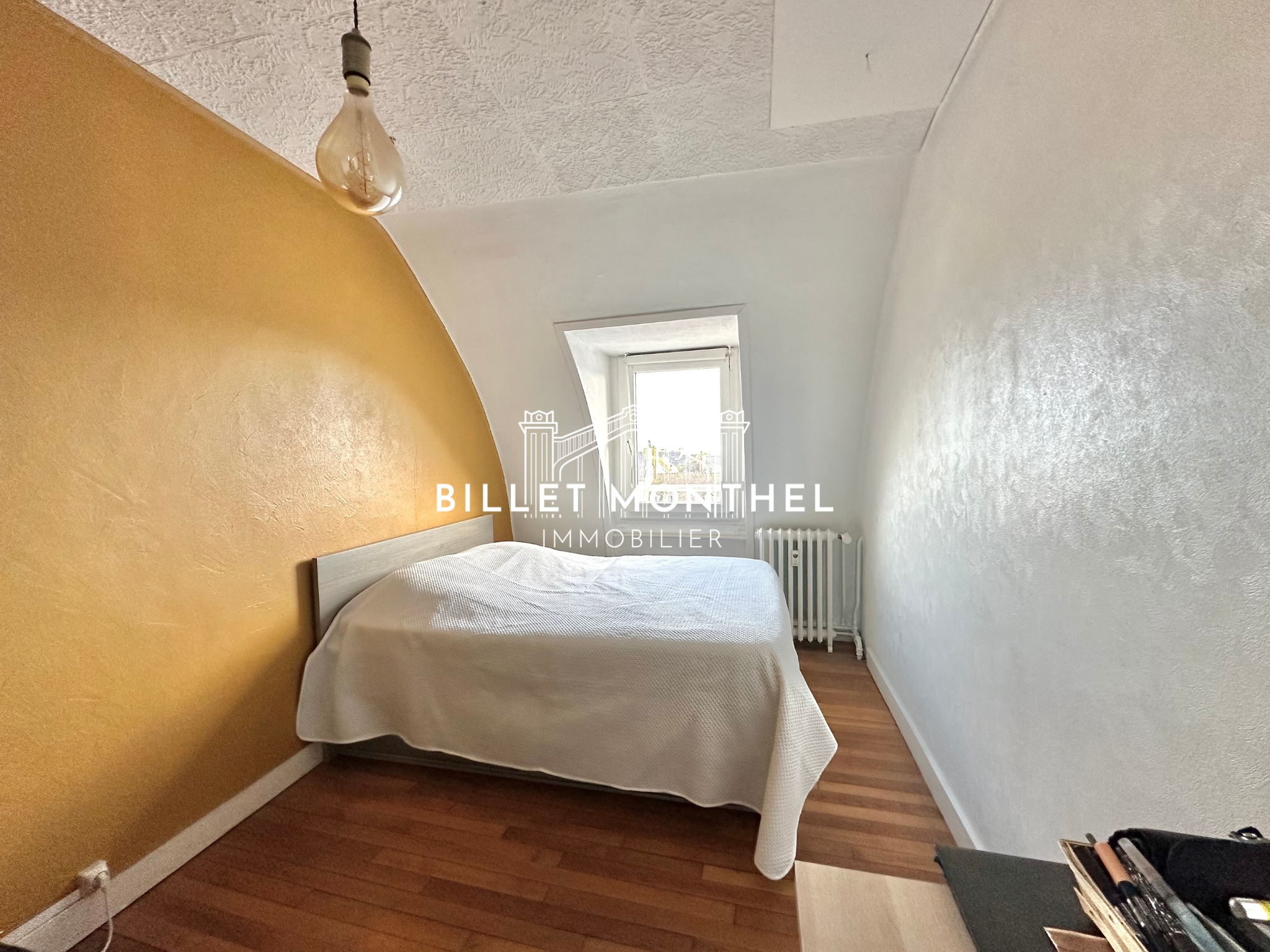 chambre-jaune-parquet-cherbourg-centre-appartement