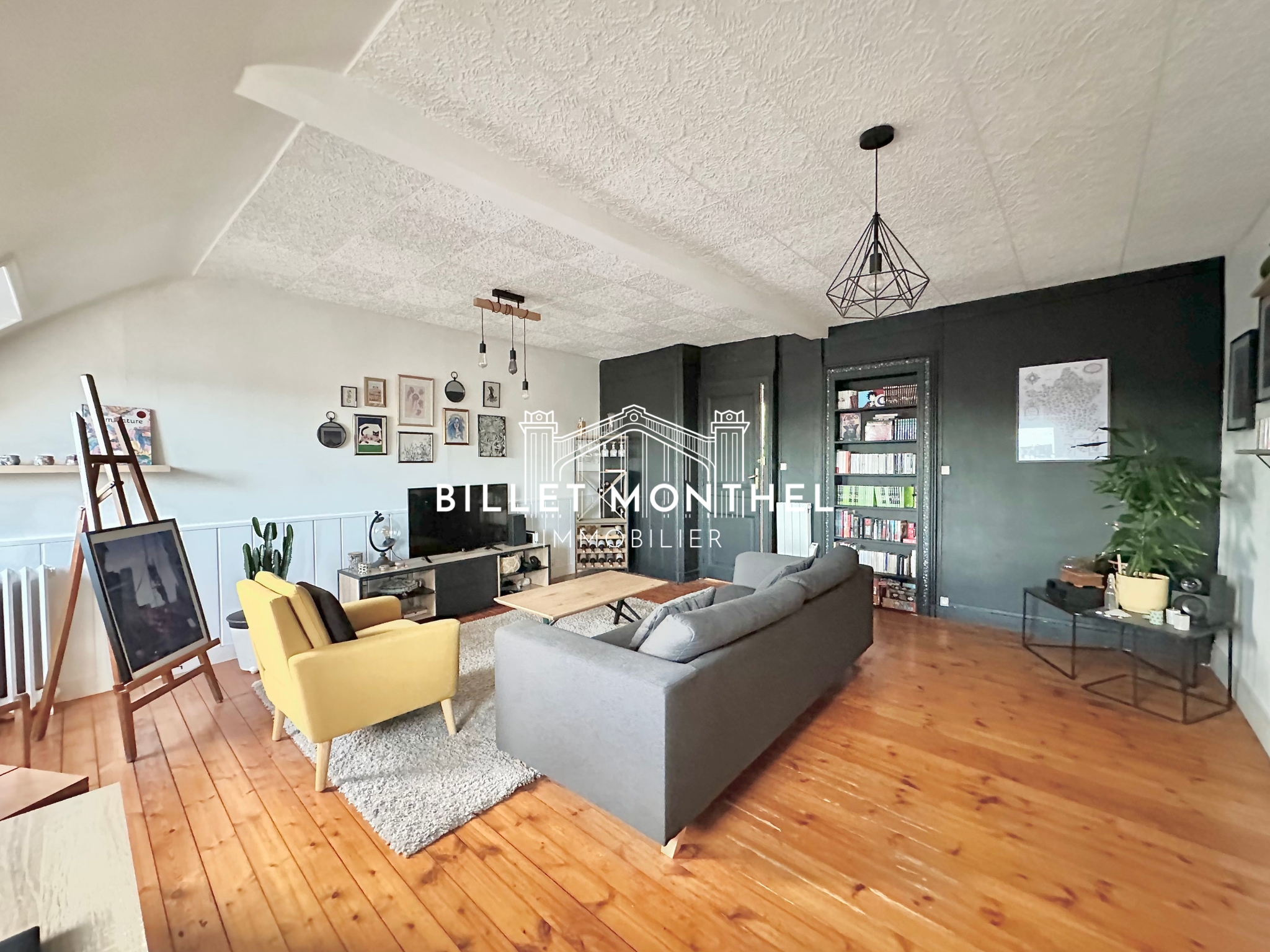 piece-de-vie-cheminee-marbre-parquet-cherbourg-centre-appartement