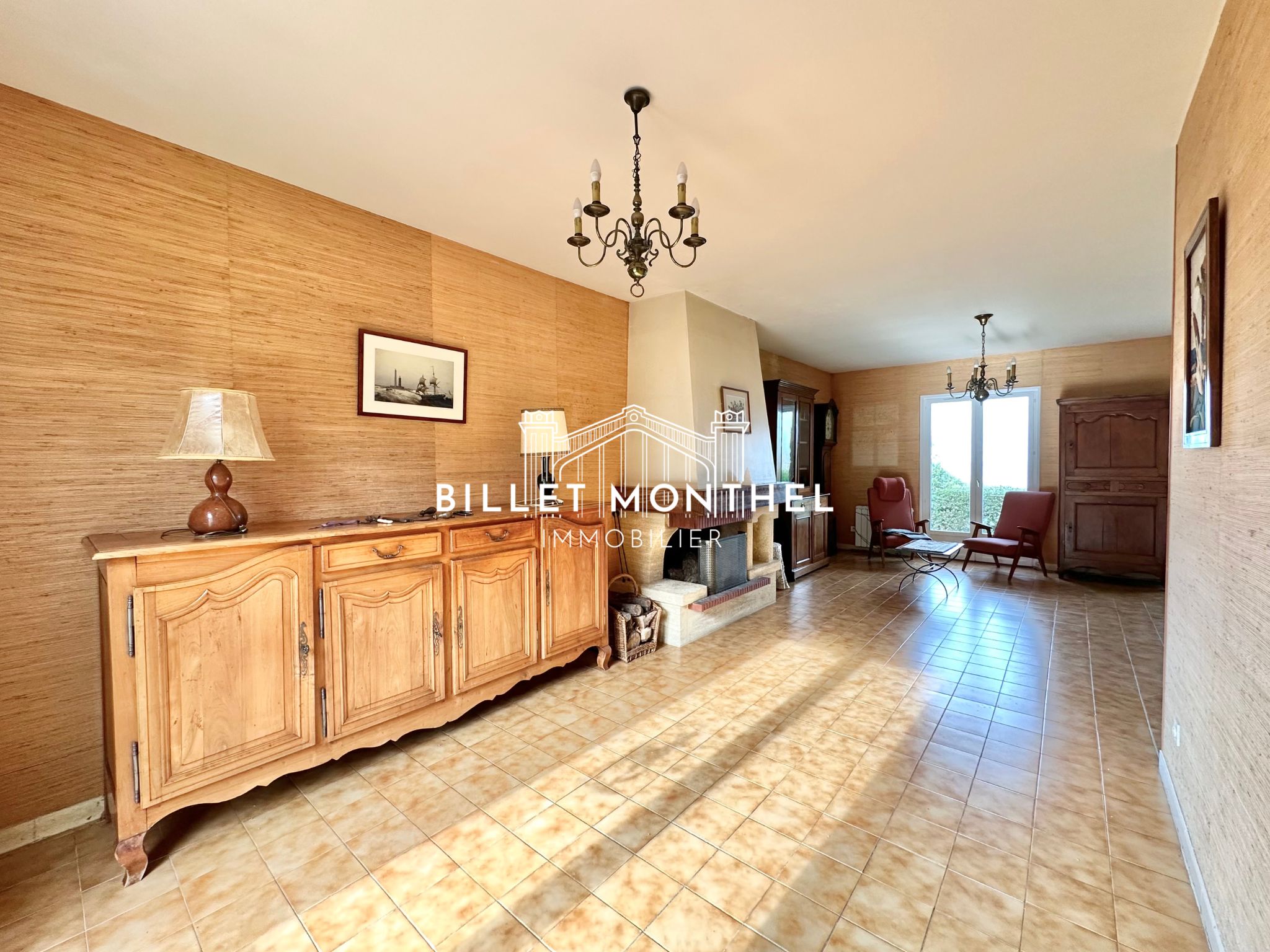 6-maison-vue-mer-digosville-intérieur-salle-à-manger-piece-de-vie