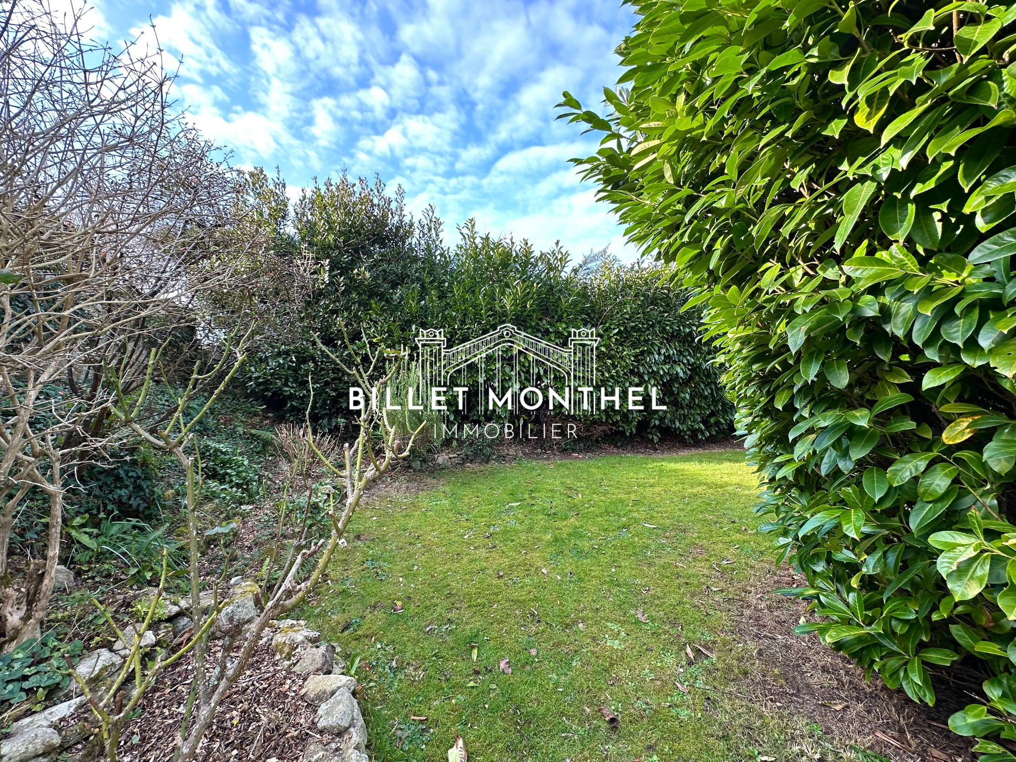 8-maison-vue-mer-digosville-extérieur-jardin-suite