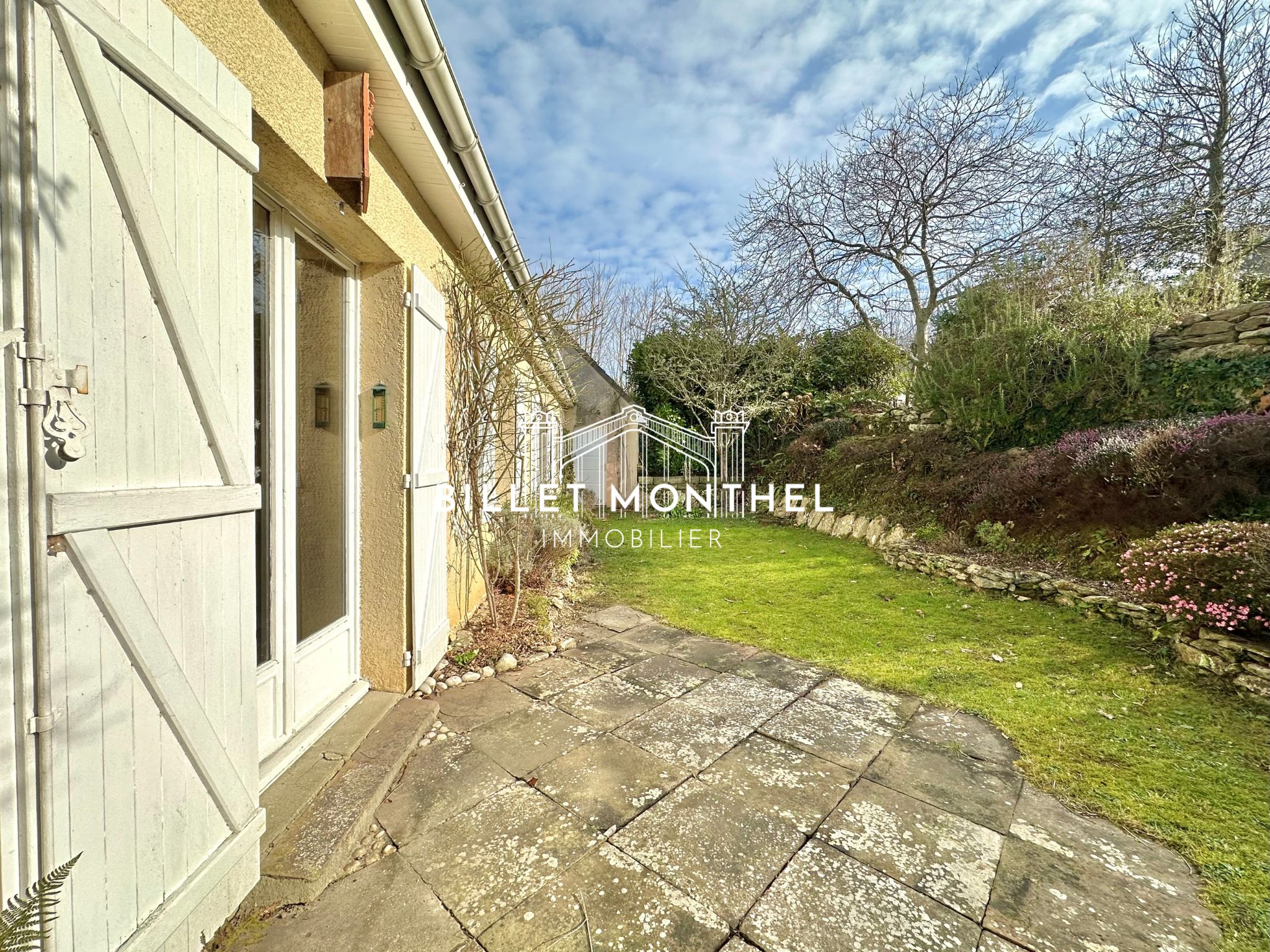 9-maison-vue-mer-digosville-extérieur-jardin-terrass-suite