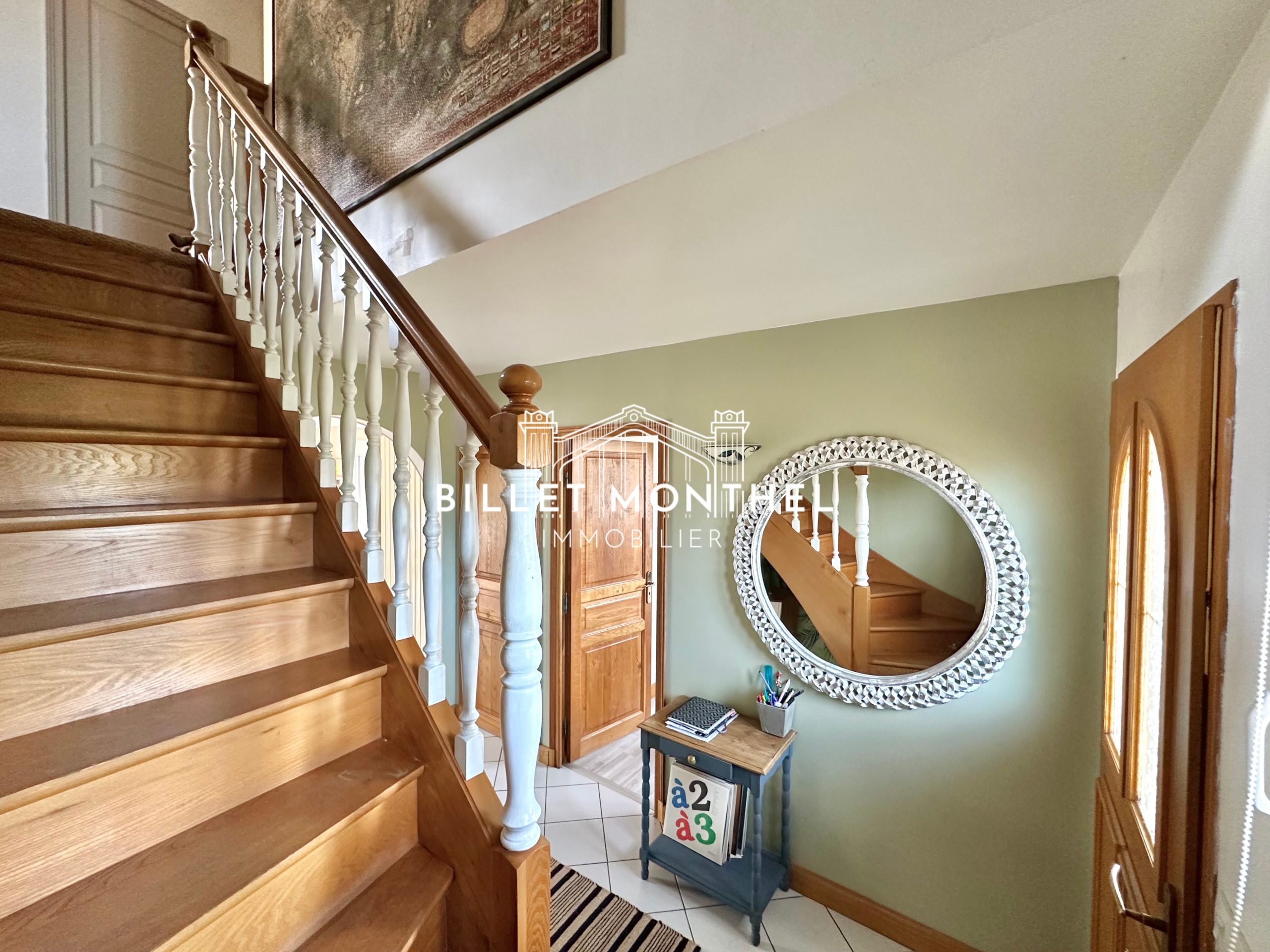 escalier-en-bois-entree-maison-becquet-digosville-cherbourg-en-cotentin