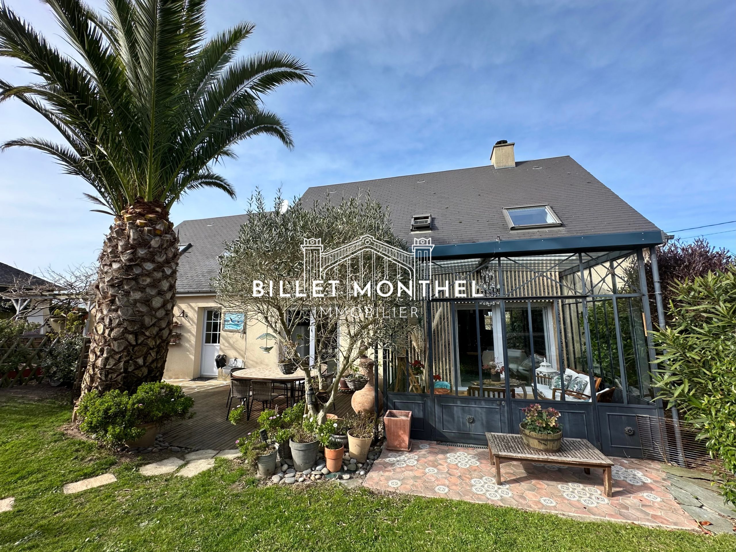 vue-extérieur-jardin-maison-becquet-digosville-cherbourg-en-cotentin-plantes