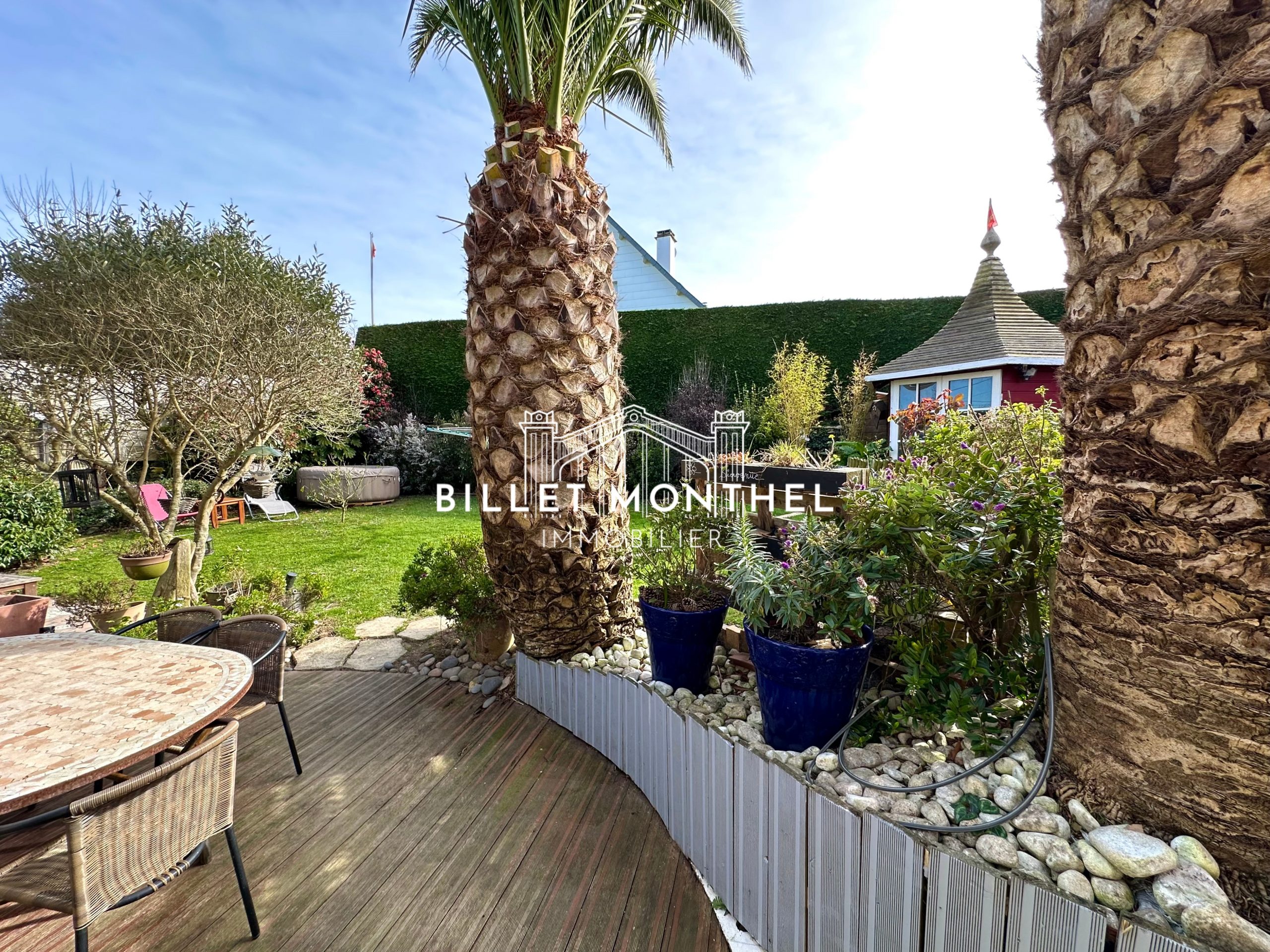 vue-extérieur-terrasse-jardin-maison-becquet-digosville-cherbourg-en-cotentin