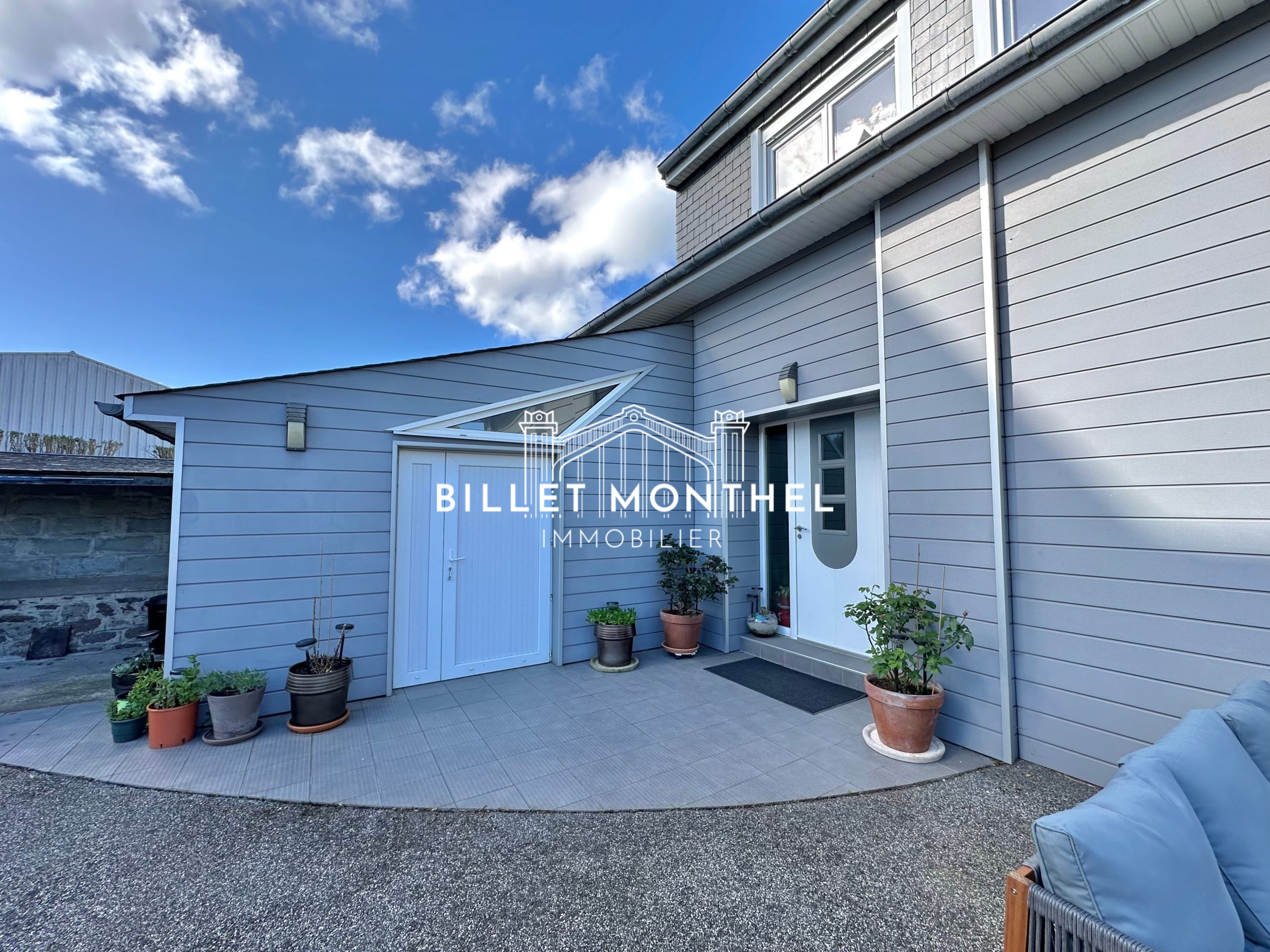 maison-fermanville-cellier-extérieur