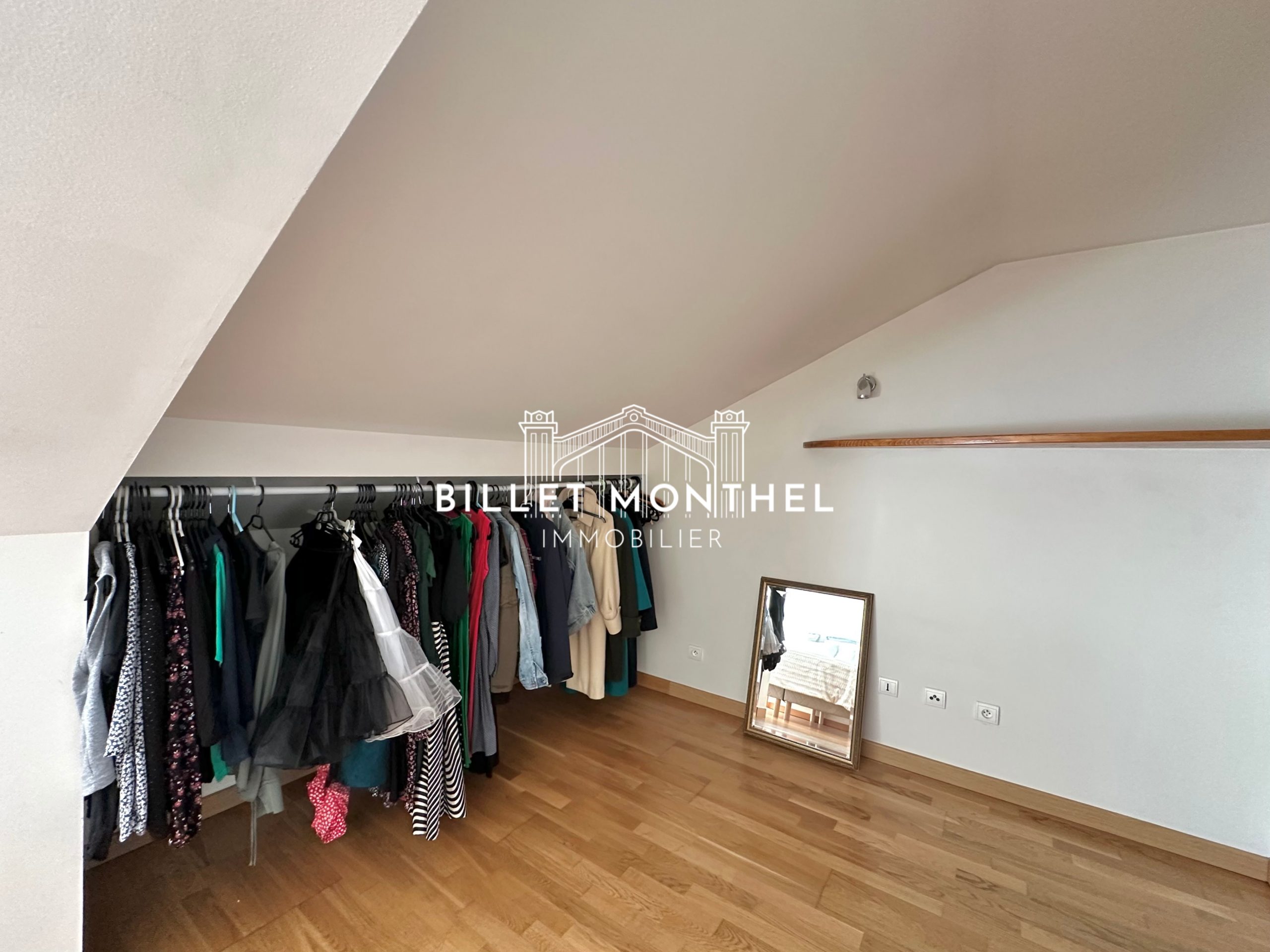 maison-fermanville-chambre-dressing-premier-etage