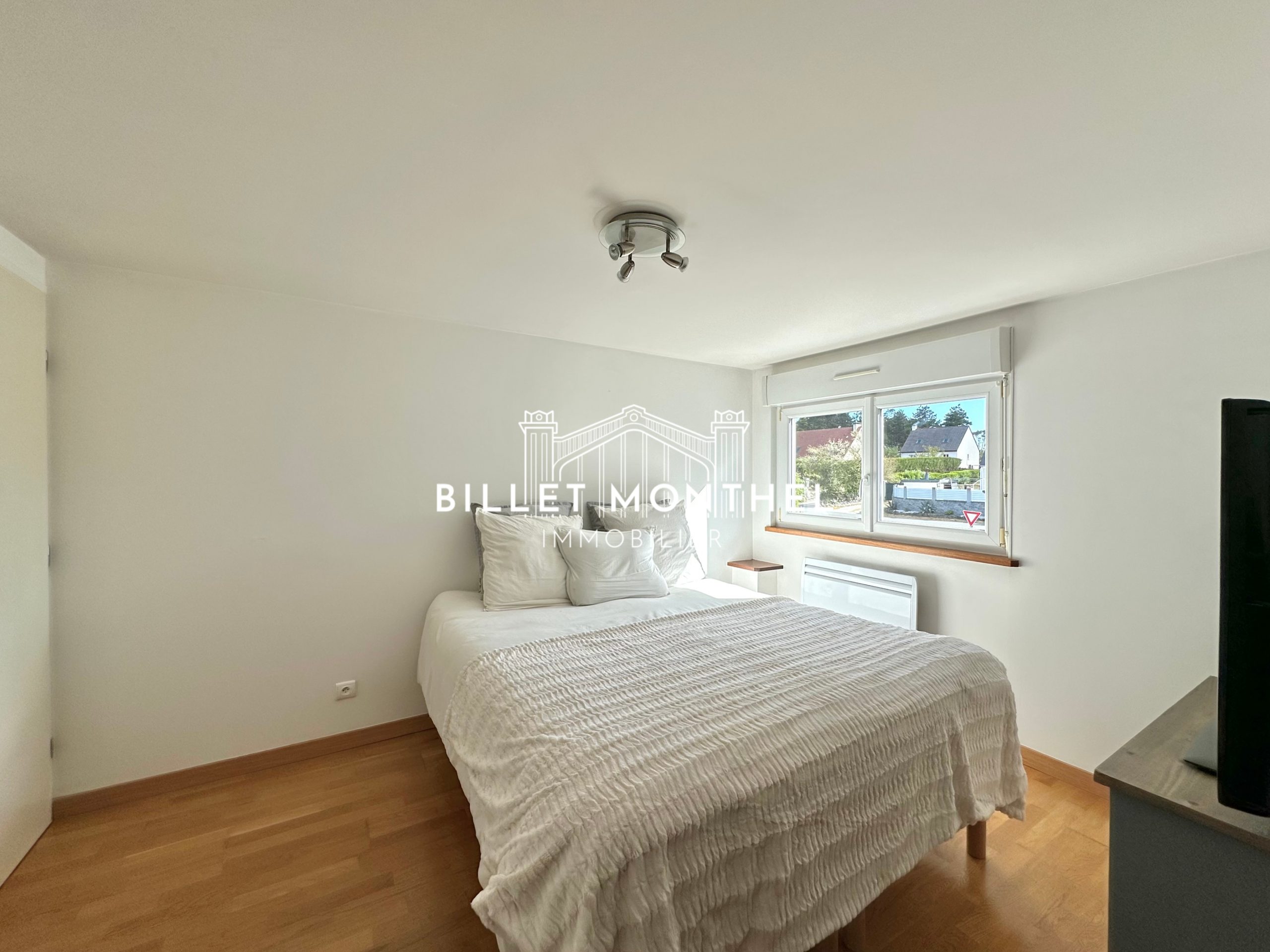 maison-fermanville-chambre-parentale-premier-etage