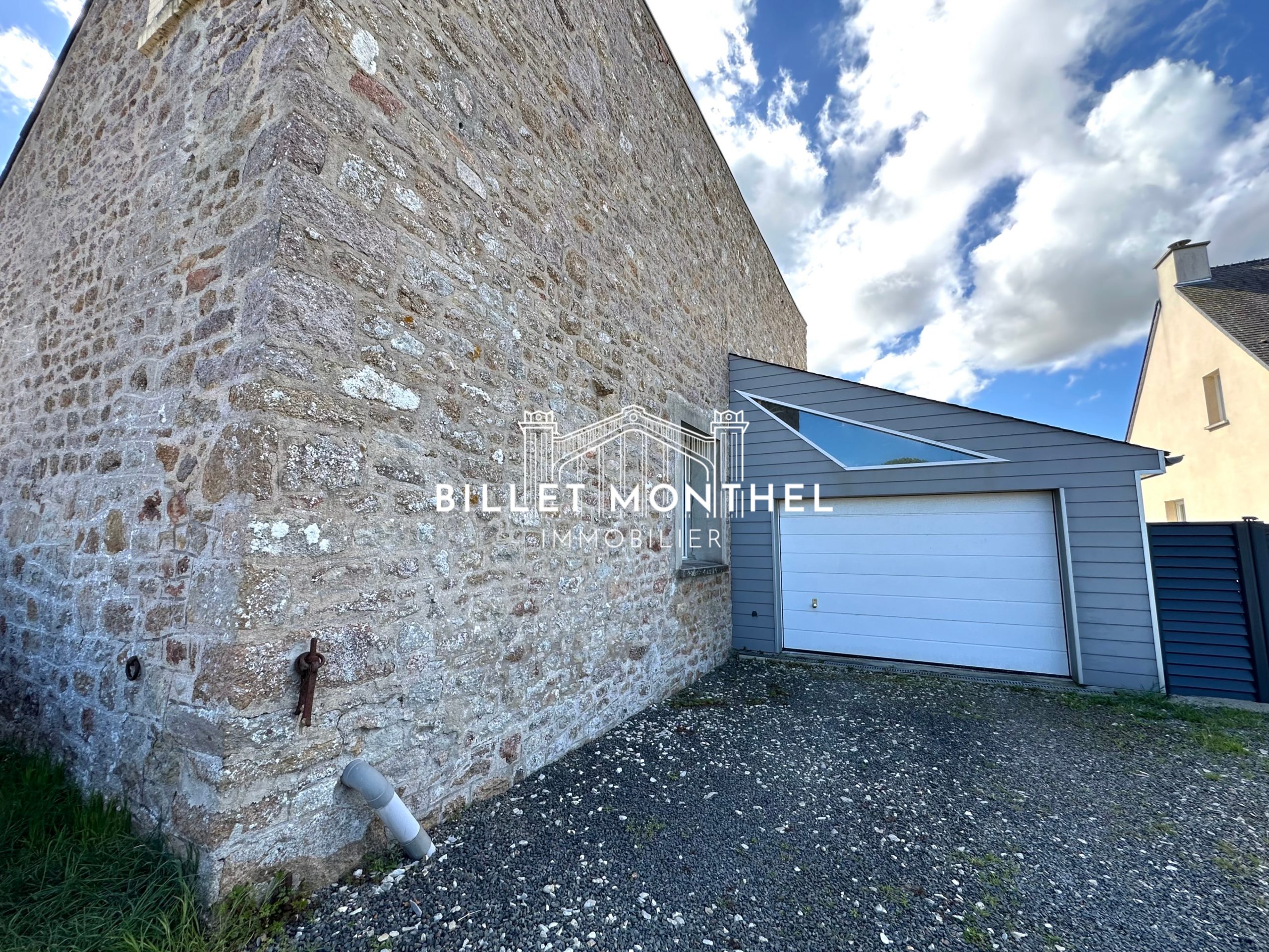 maison-fermanville-exterieur-pignon-pierre