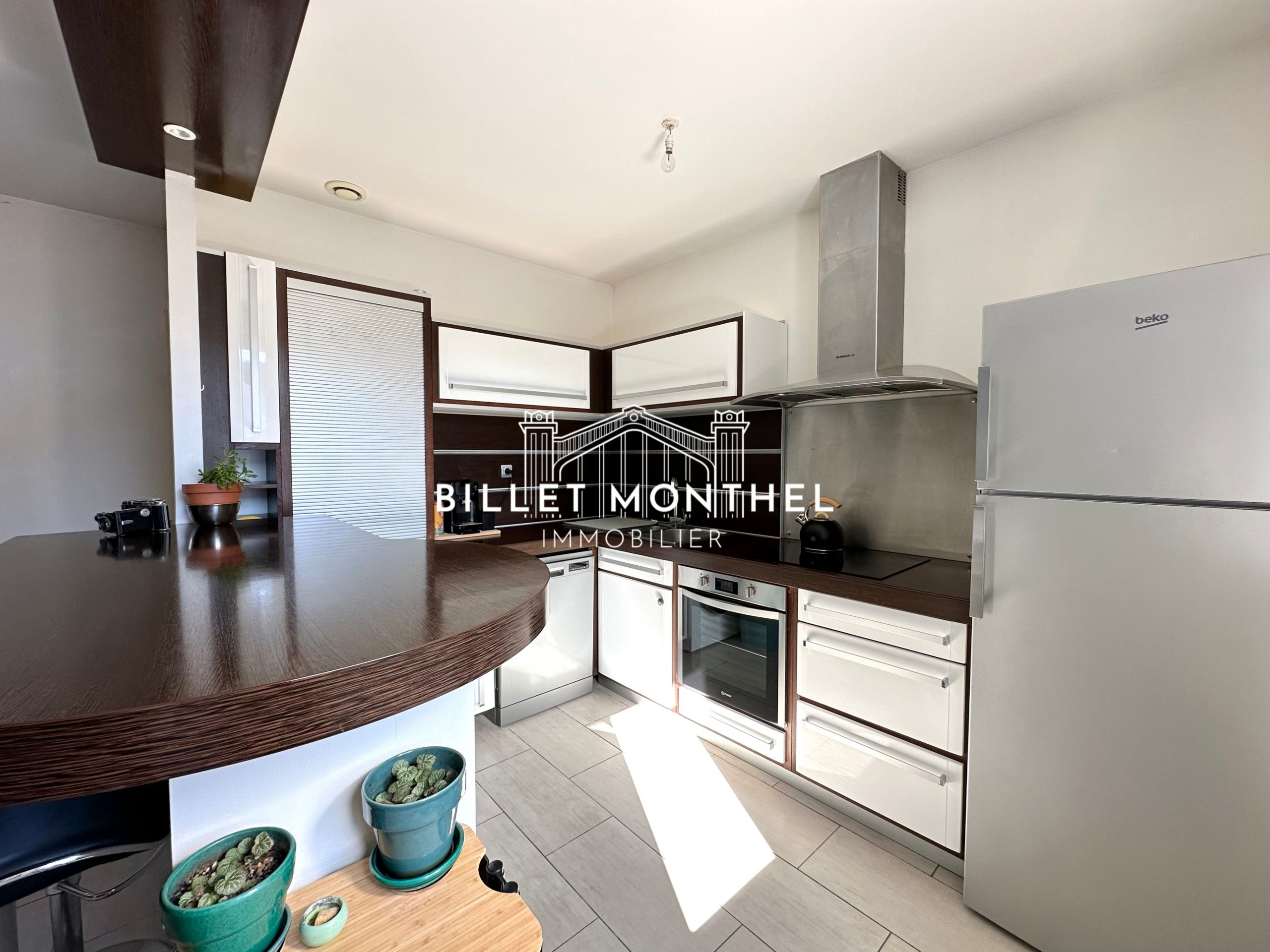 maison-fermanville-piece-de-vie-cuisine-bar