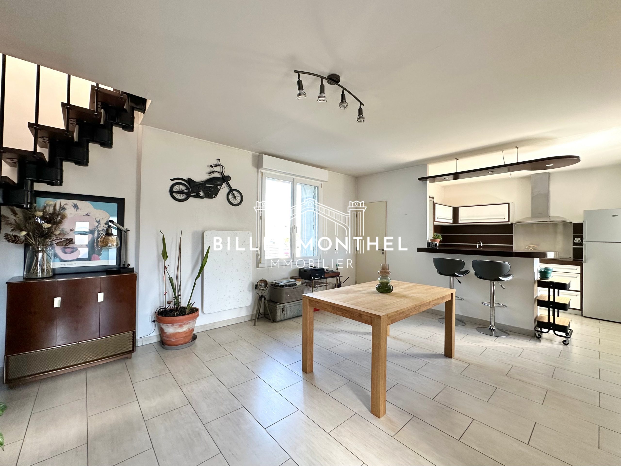 maison-fermanville-piece-de-vie-salle-a-manger