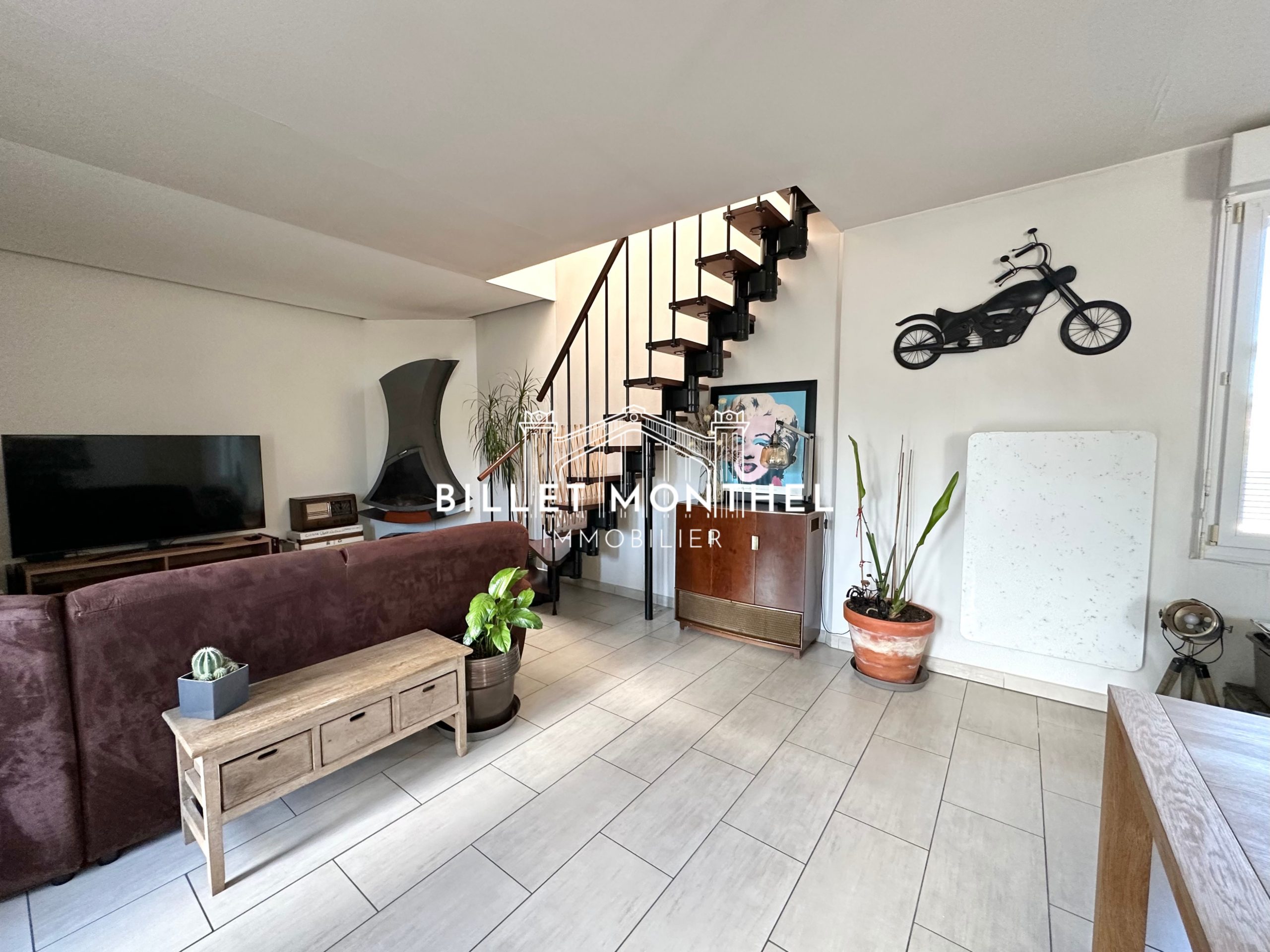 maison-fermanville-piece-de-vie-salon