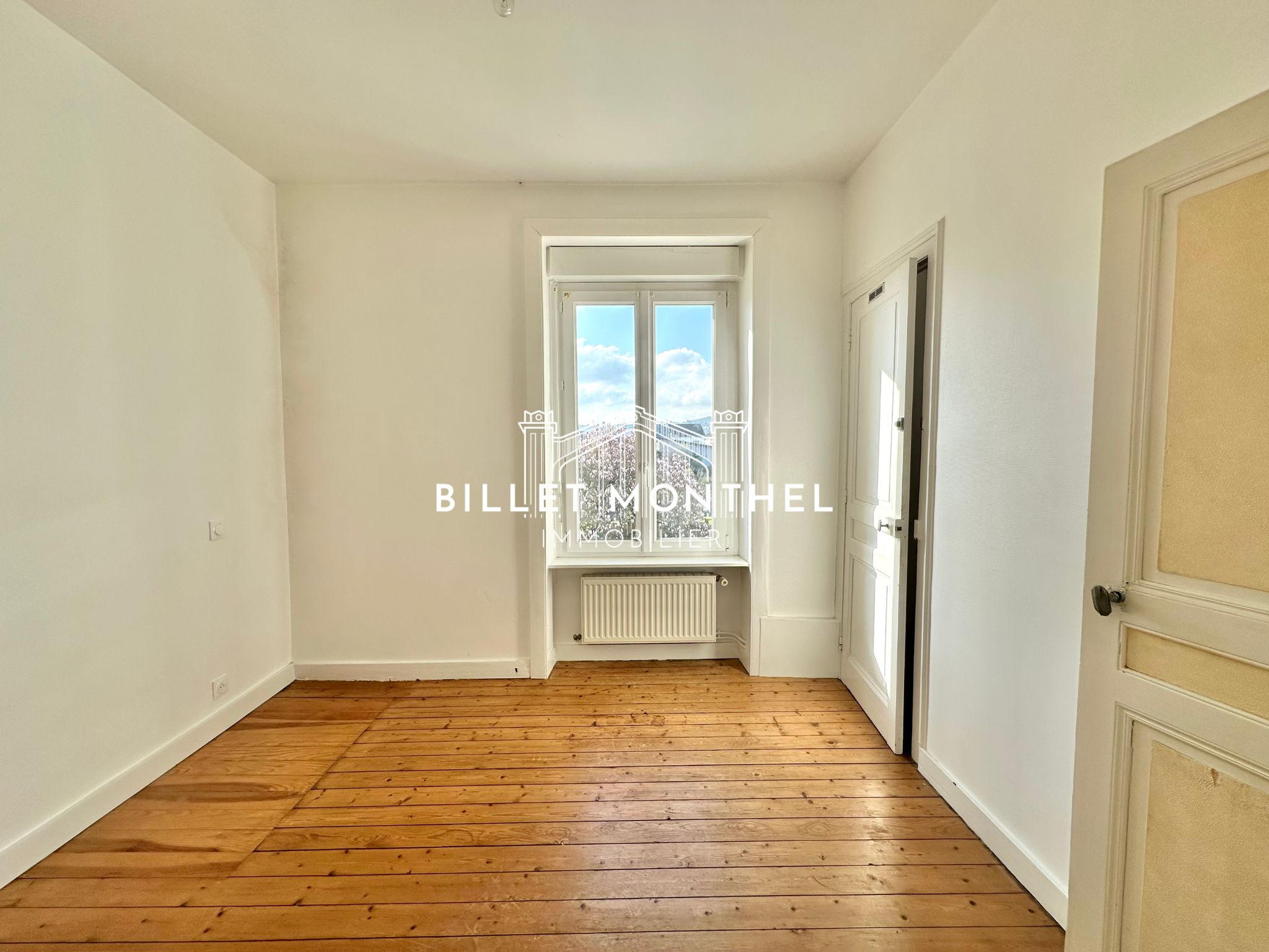 maison-tourlaville-chambre-parquet-autre-angle