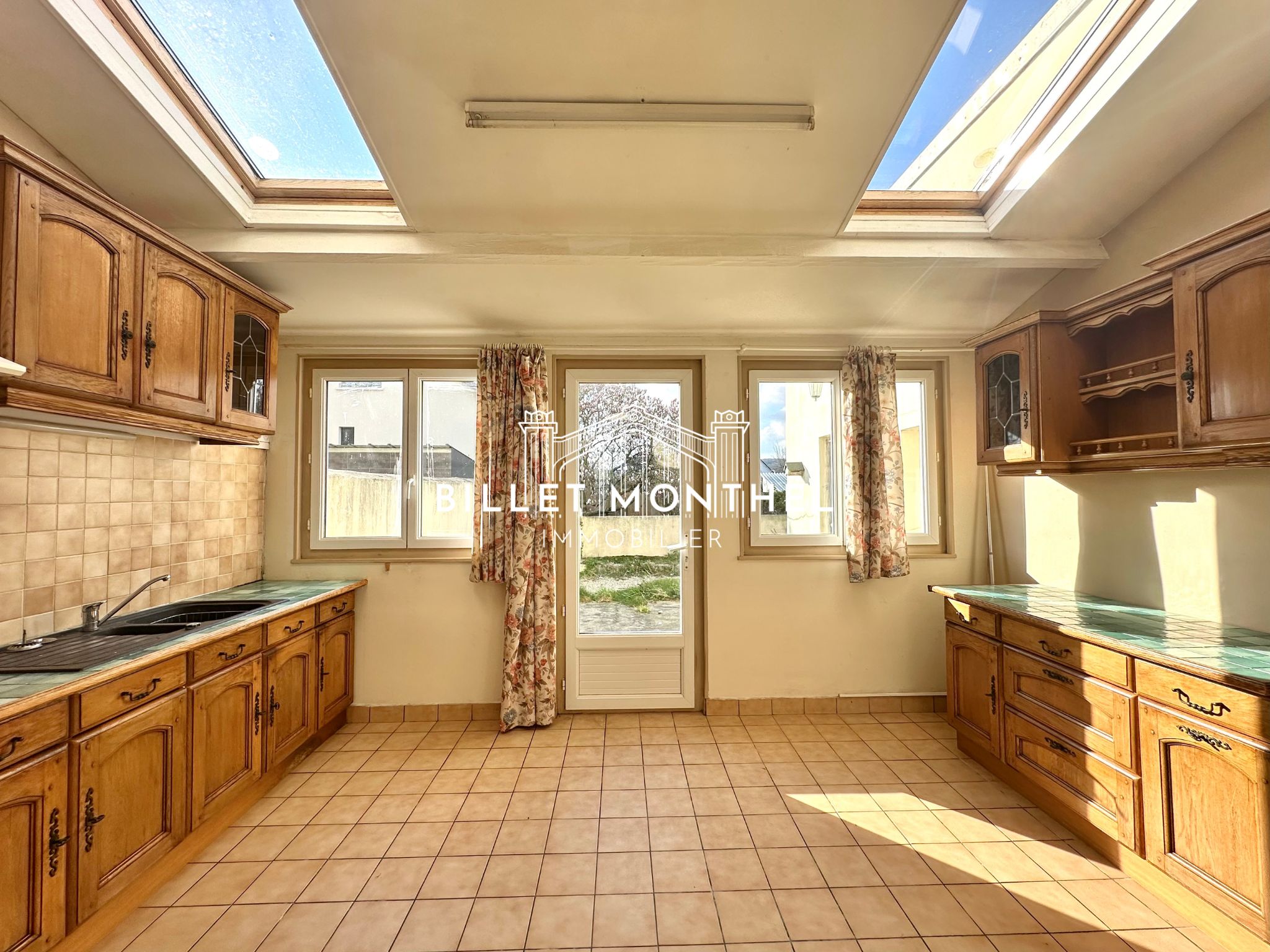 maison-tourlaville-cuisine-amenagee-extension-autre-angle