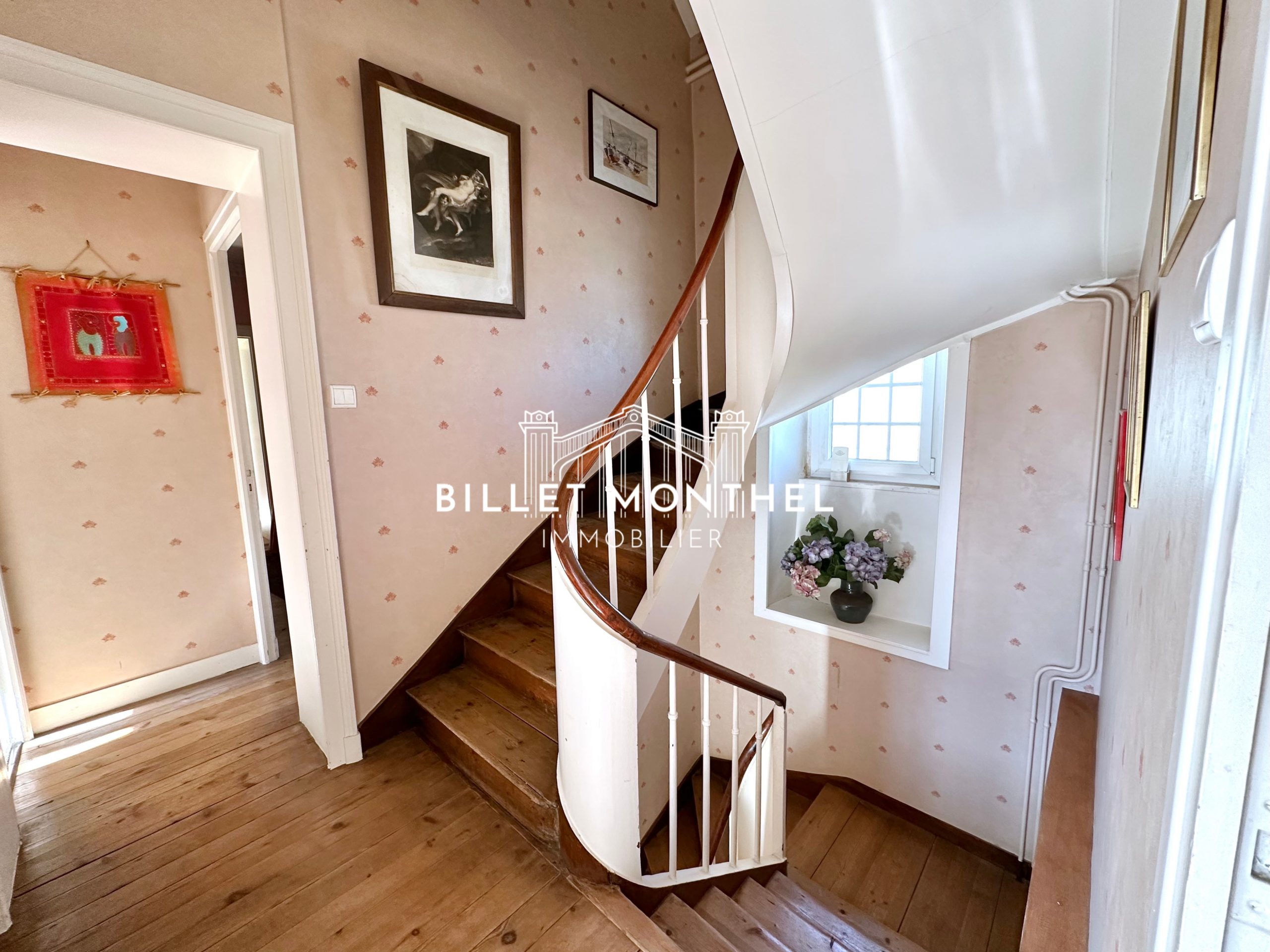 palier-parquet-maison-maître-propriété-querqueville