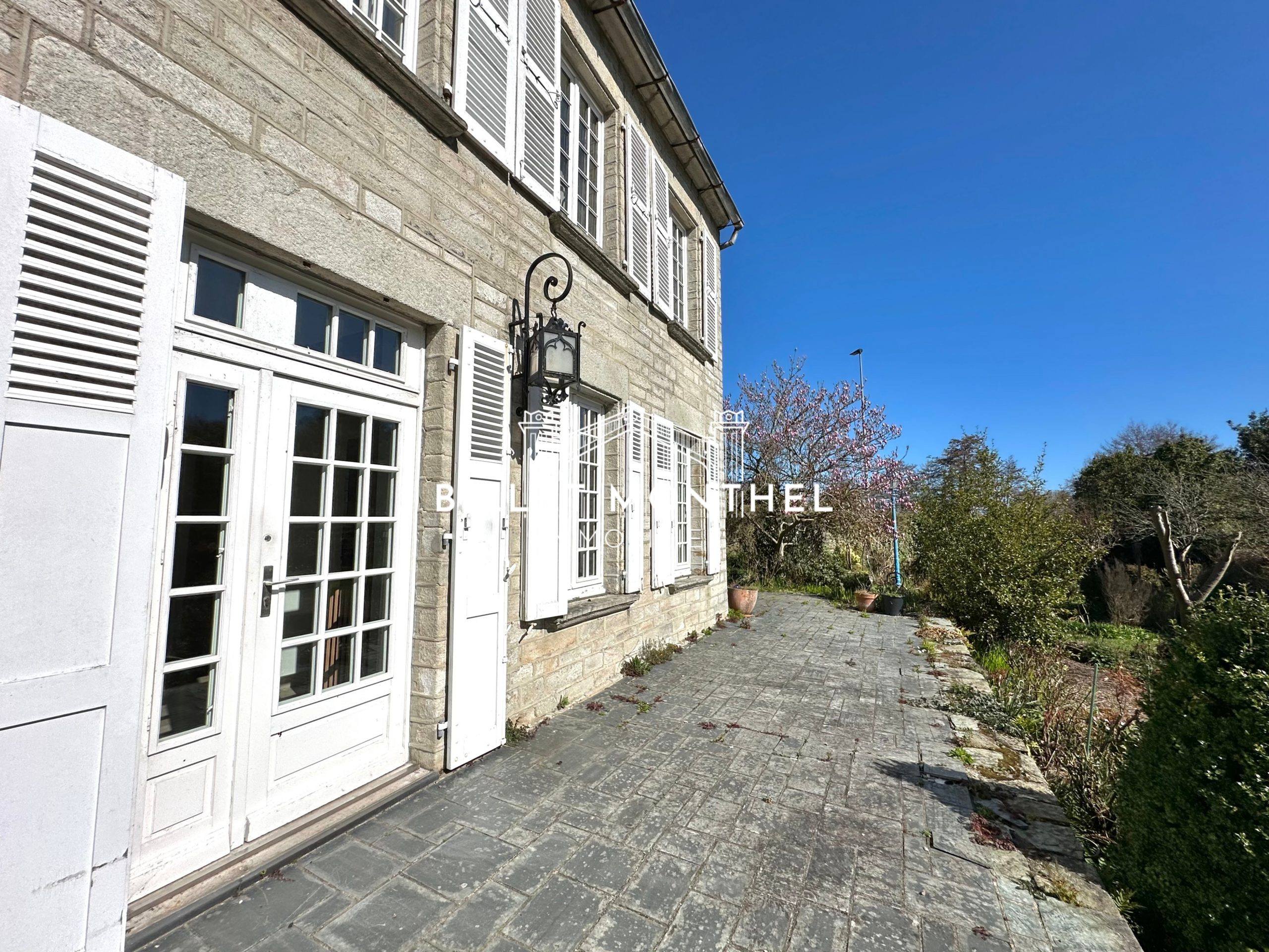 photo-extérieur-menuiseries-maison-maître-propriété-querqueville