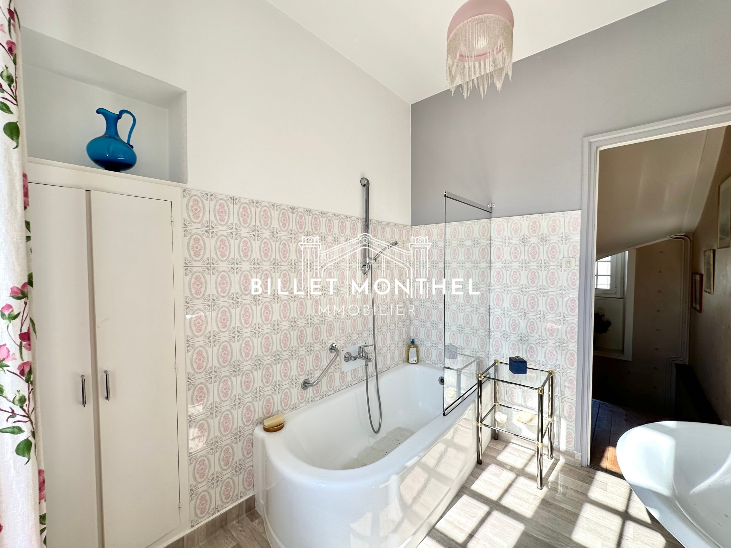 salle-de-bains-baignoire-maison-maître-propriété-querqueville