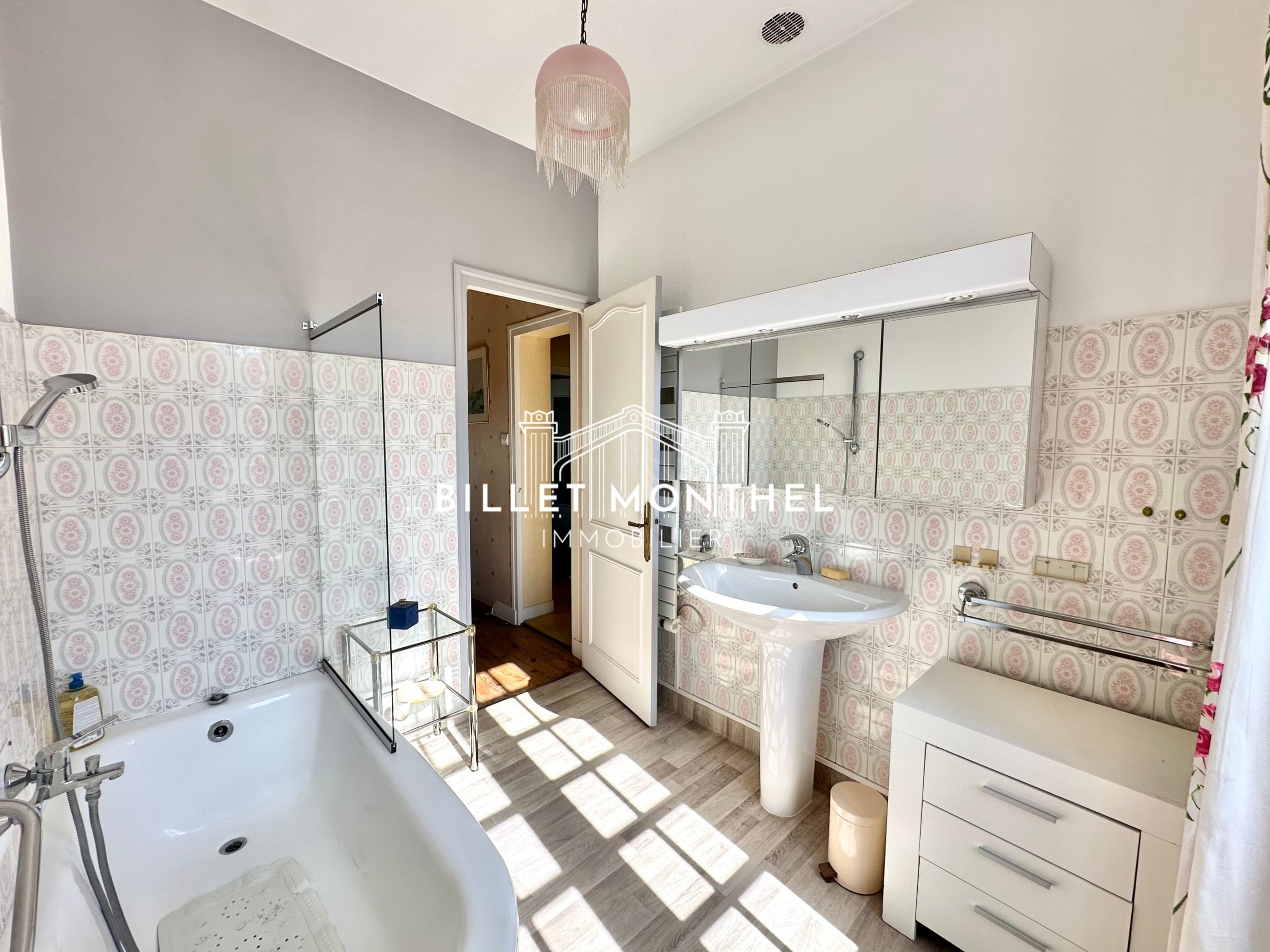 salle-de-bains-maison-maître-propriété-querqueville