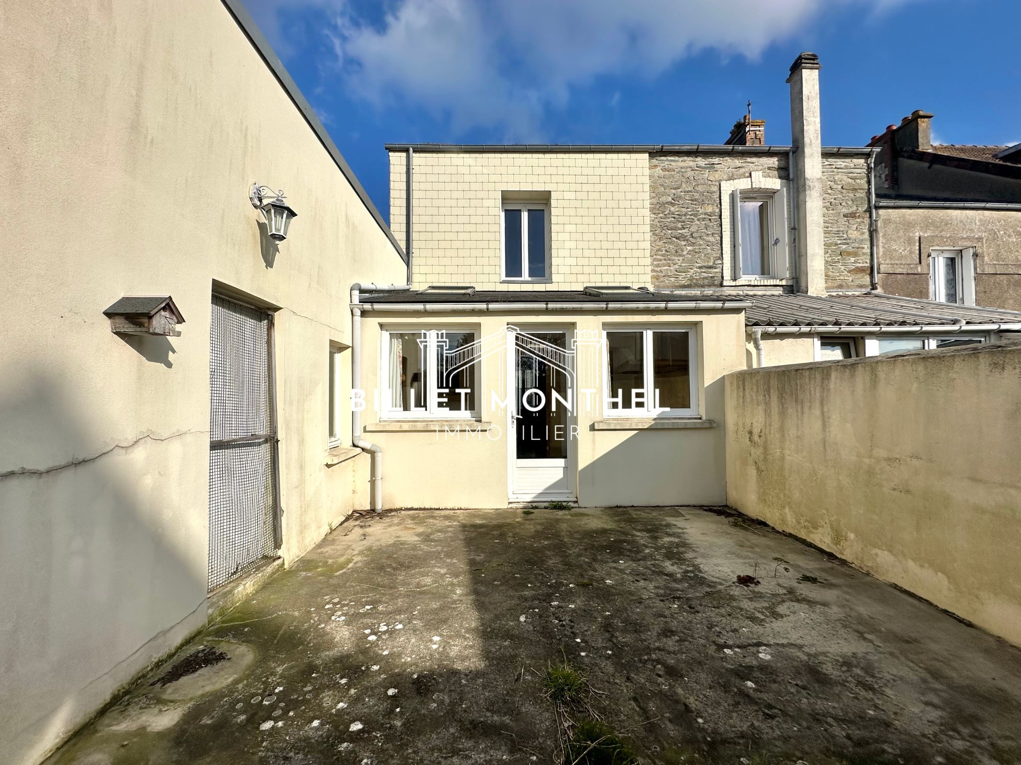 vue-extérieur-jardin-maison-tourlaville