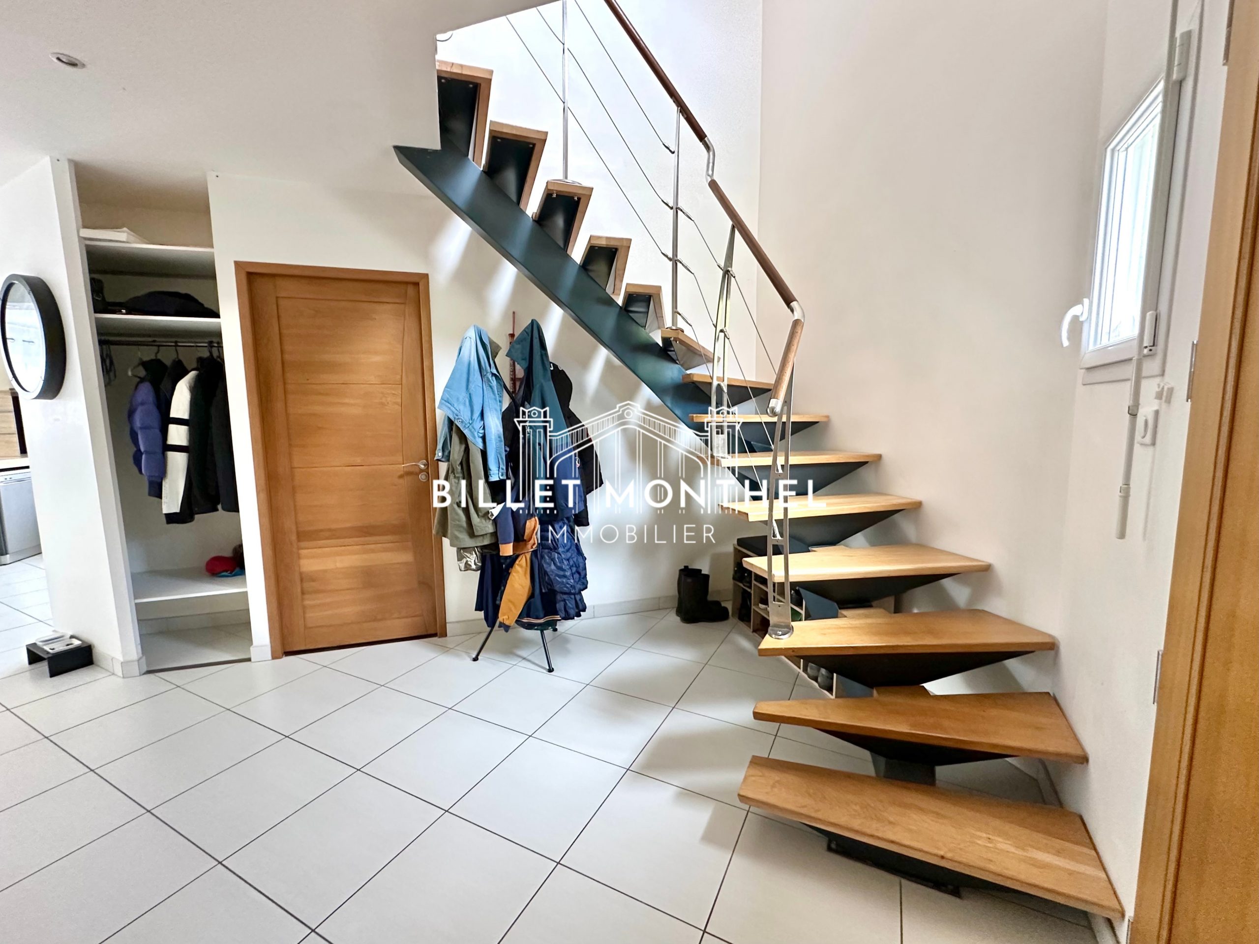 entre-escalier-maison-fermanville-agence-immobiliere-cherbourg