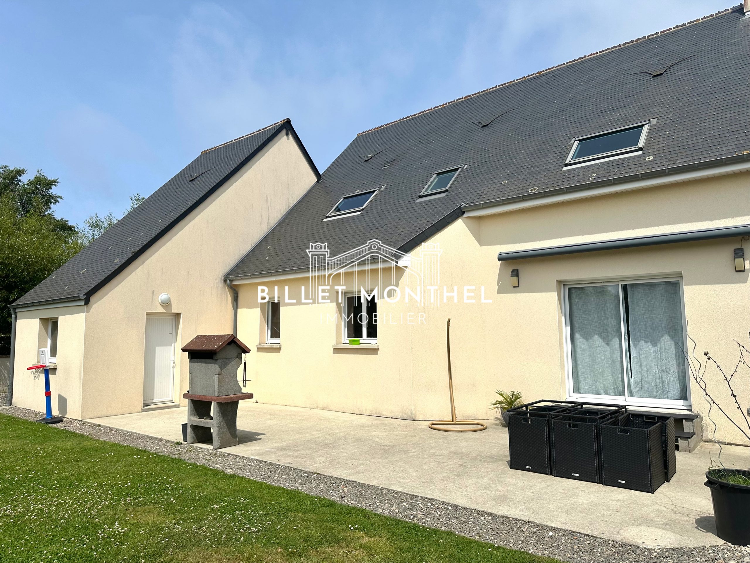vue-x1-maison-fermanville-extérieur-terrasse-jardin