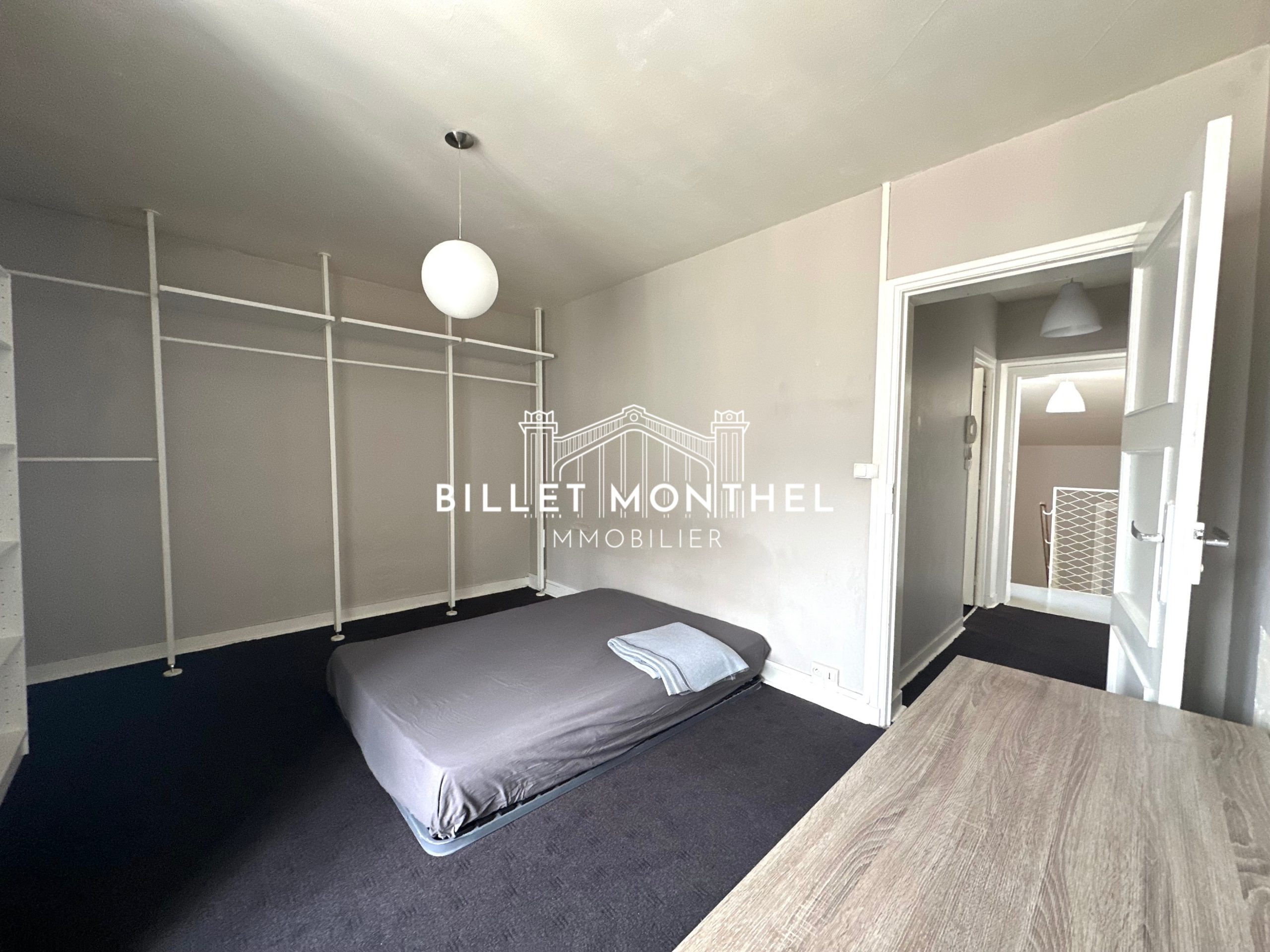 immeuble-rapport-trois-appartements-cherbourg-salon-appartement-duplex-chambre-deuxième