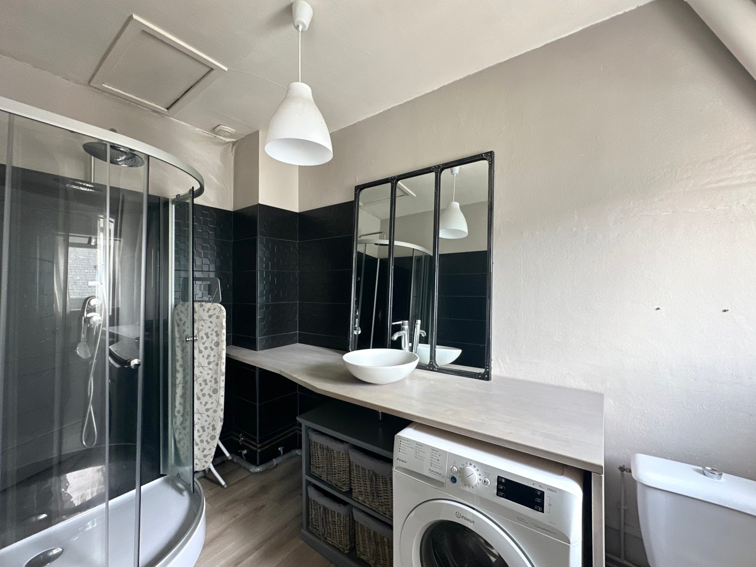 immeuble-rapport-trois-appartements-cherbourg-salon-appartement-duplex- salle-eau-wc