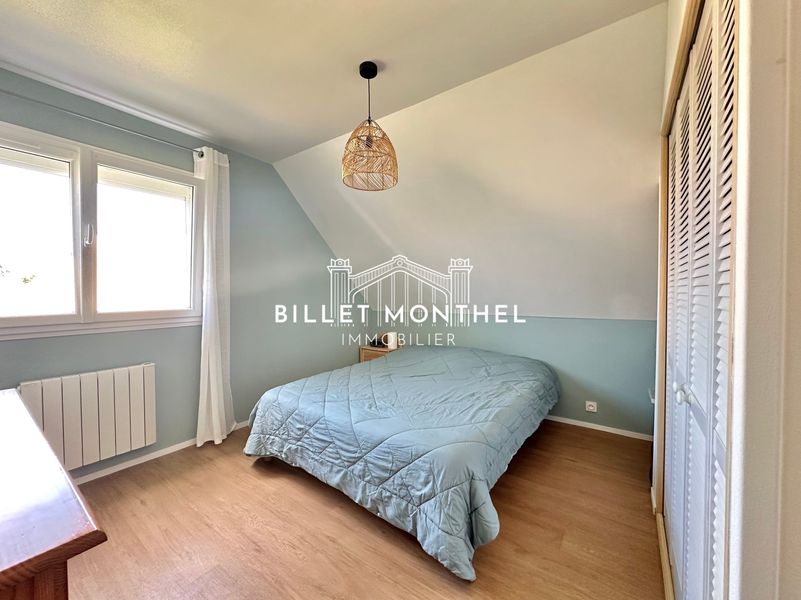 maison-octeville-chambre-deux-premier-étage-dressing-bleue