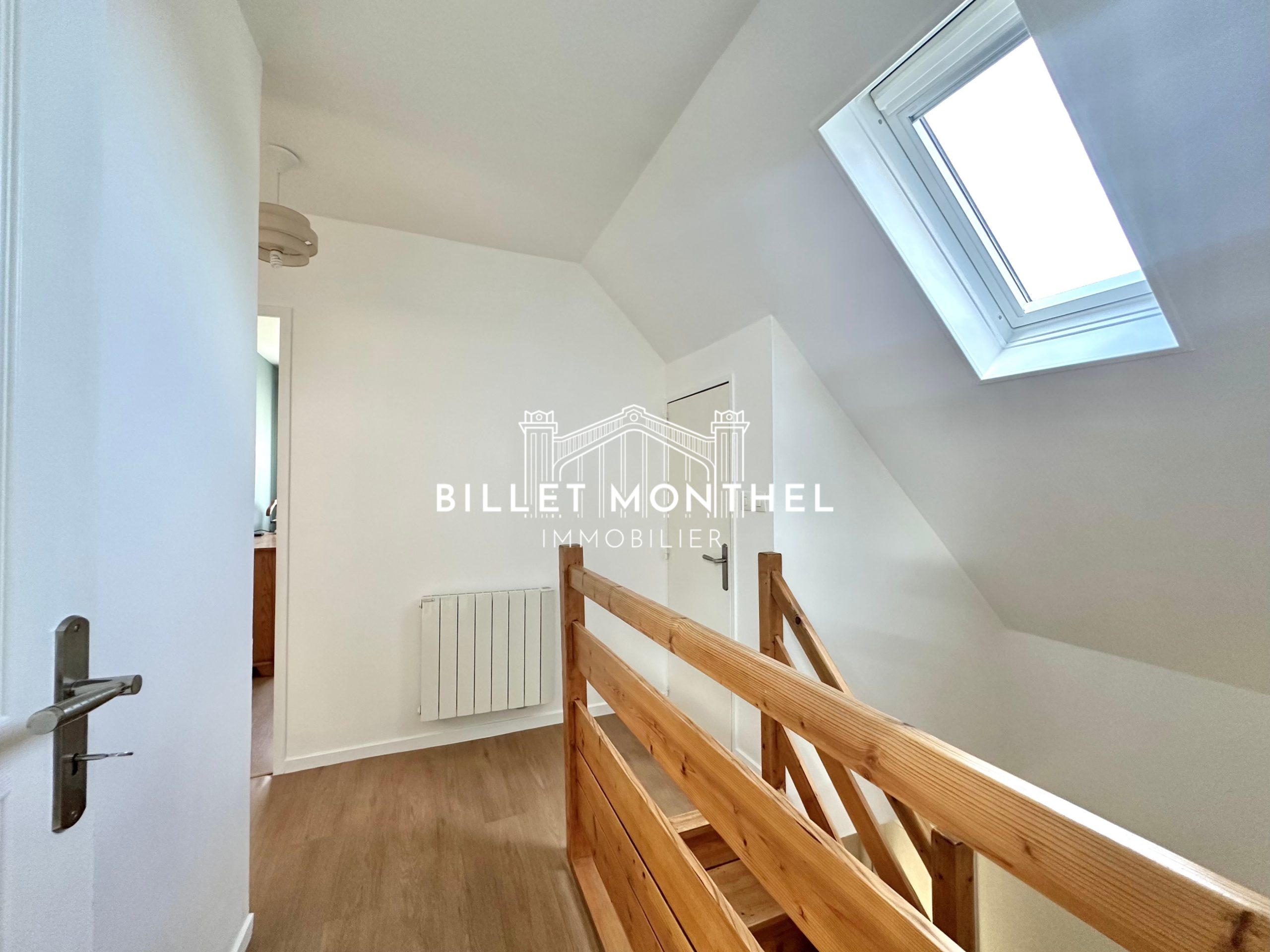 maison-octeville-palier-escalier-bois