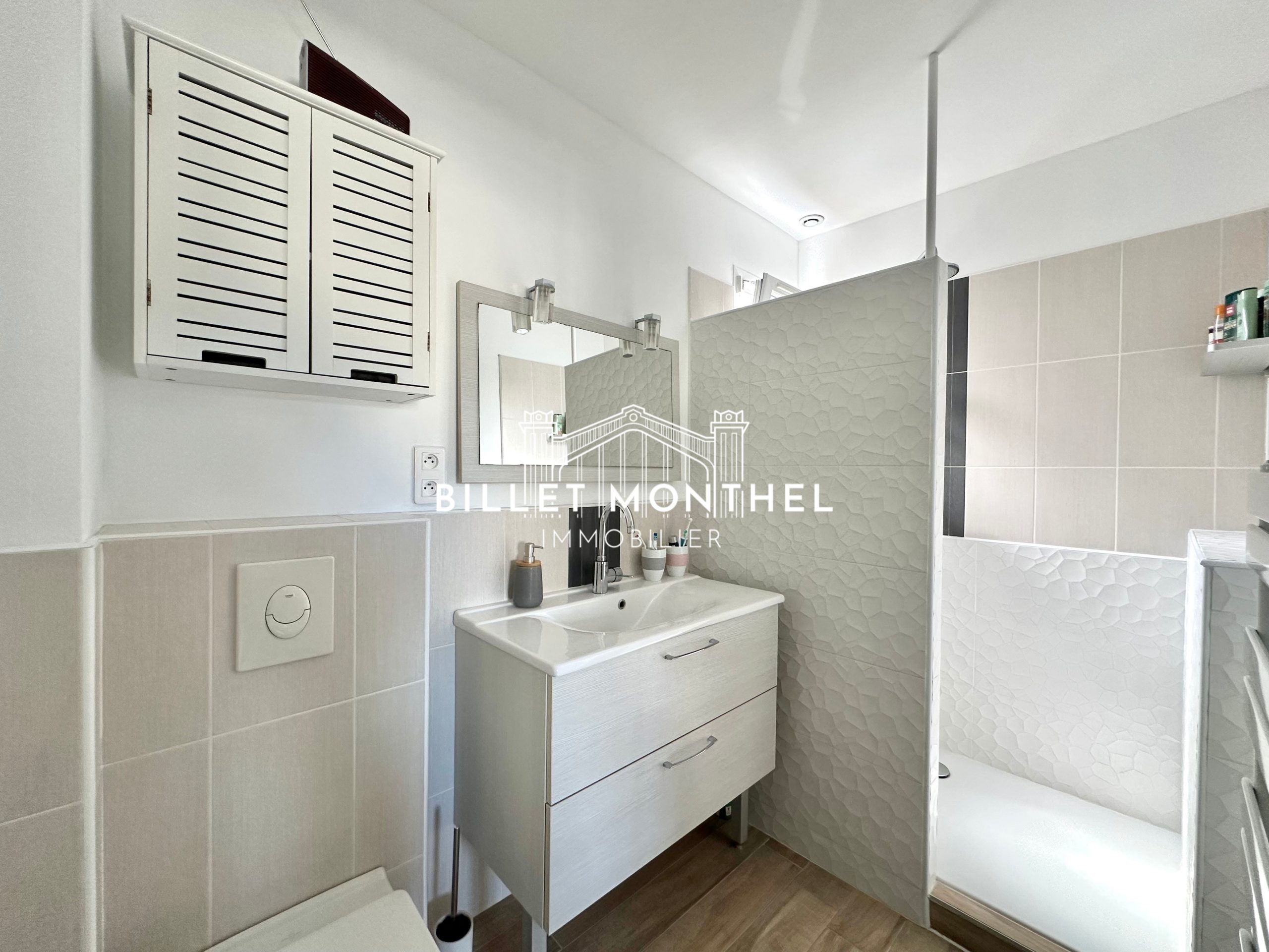 maison-octeville-salle-eau-wc-lavabo-premier-étage