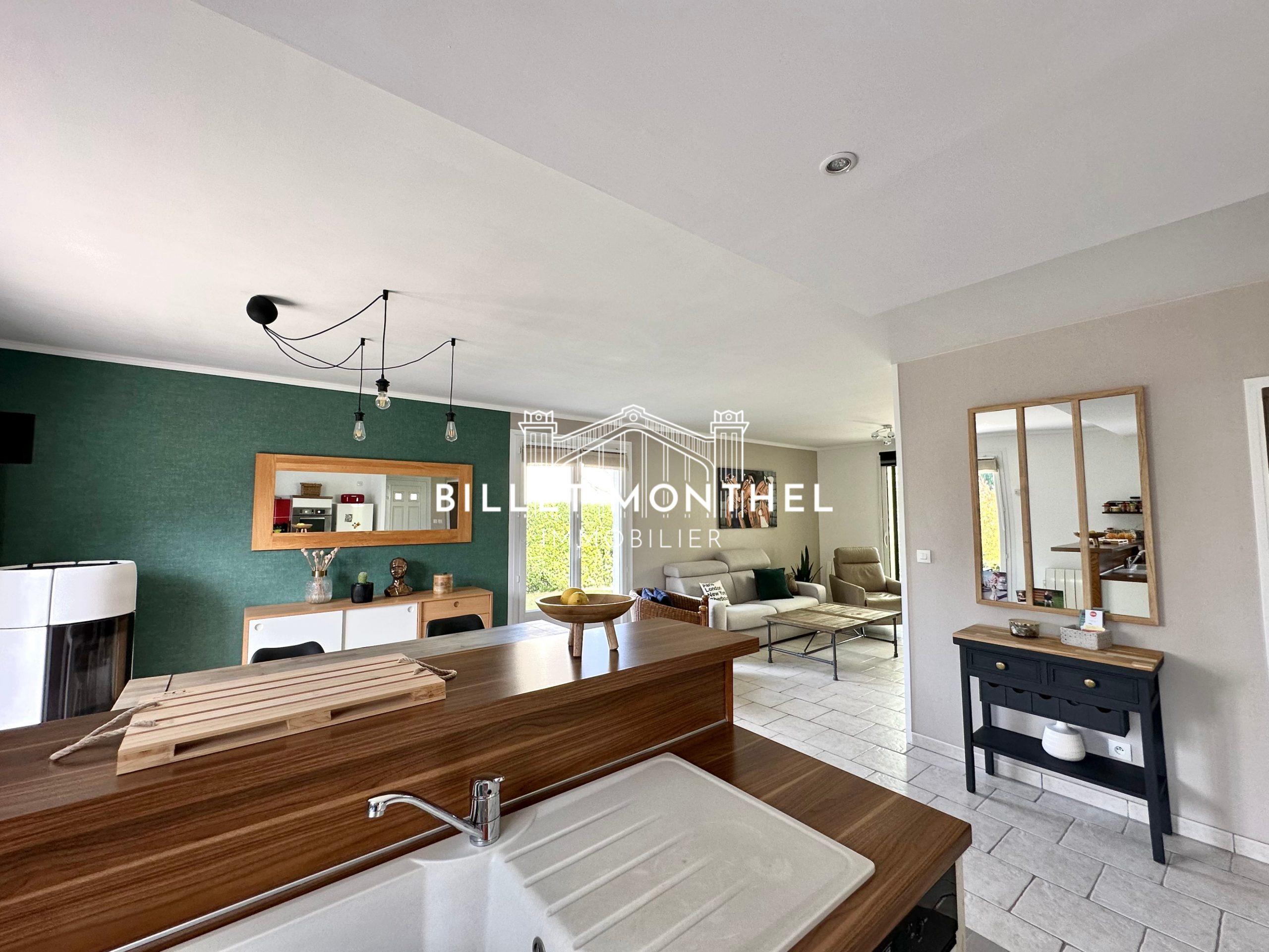 maison-octeville-salon-piece-de-vie-cuisine-vue-salle-a-manger