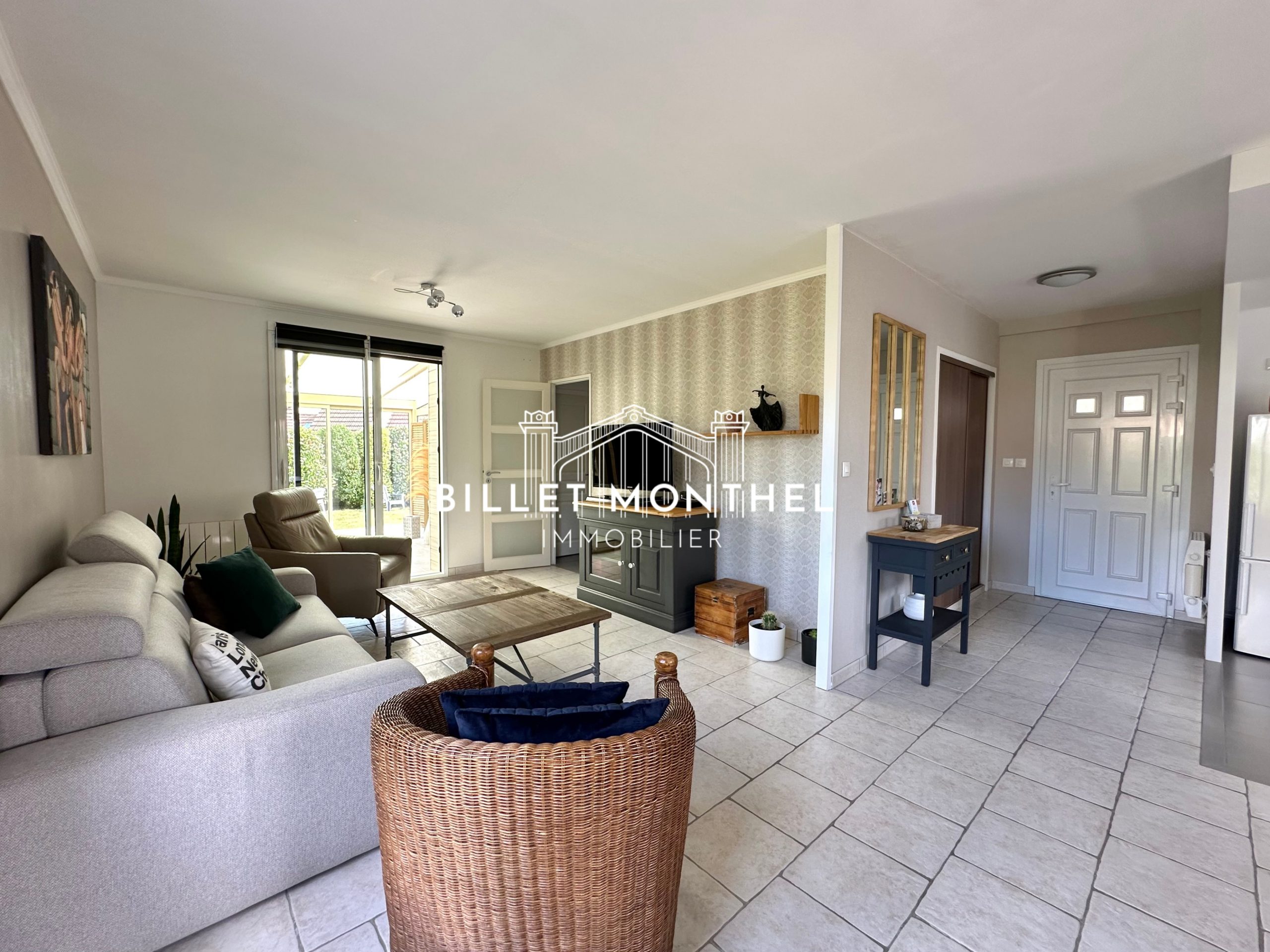 maison-octeville-salon-piece-de-vie-entree