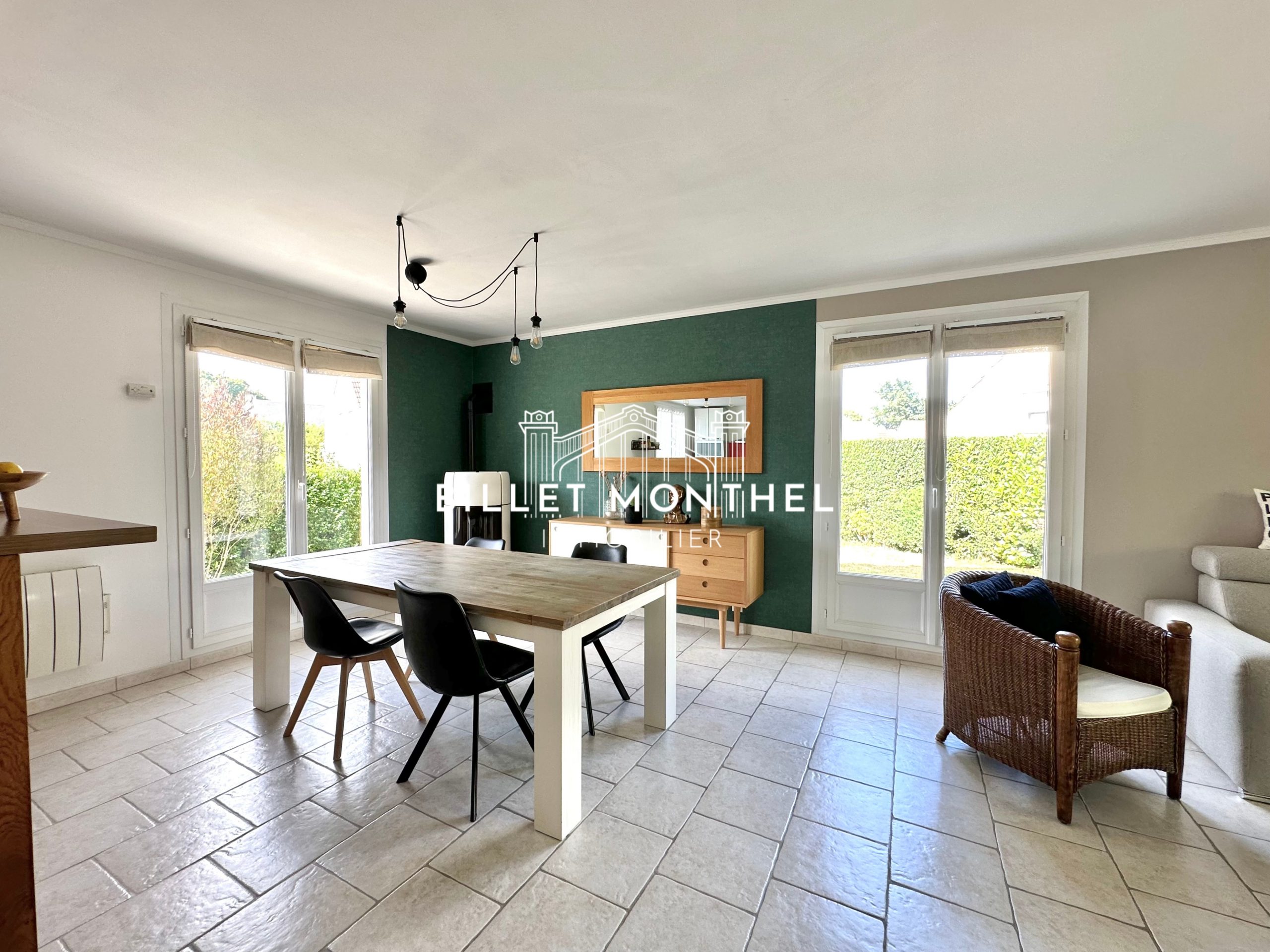 maison-octeville-salon-piece-de-vie-espace-table