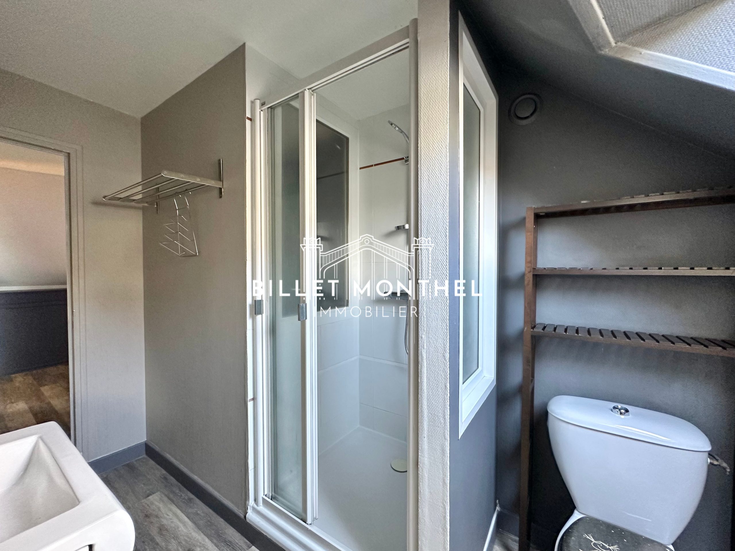 salle-d'eau-deuxième-appartement-centre-ville-cherbourg-immobilier-à-vendre