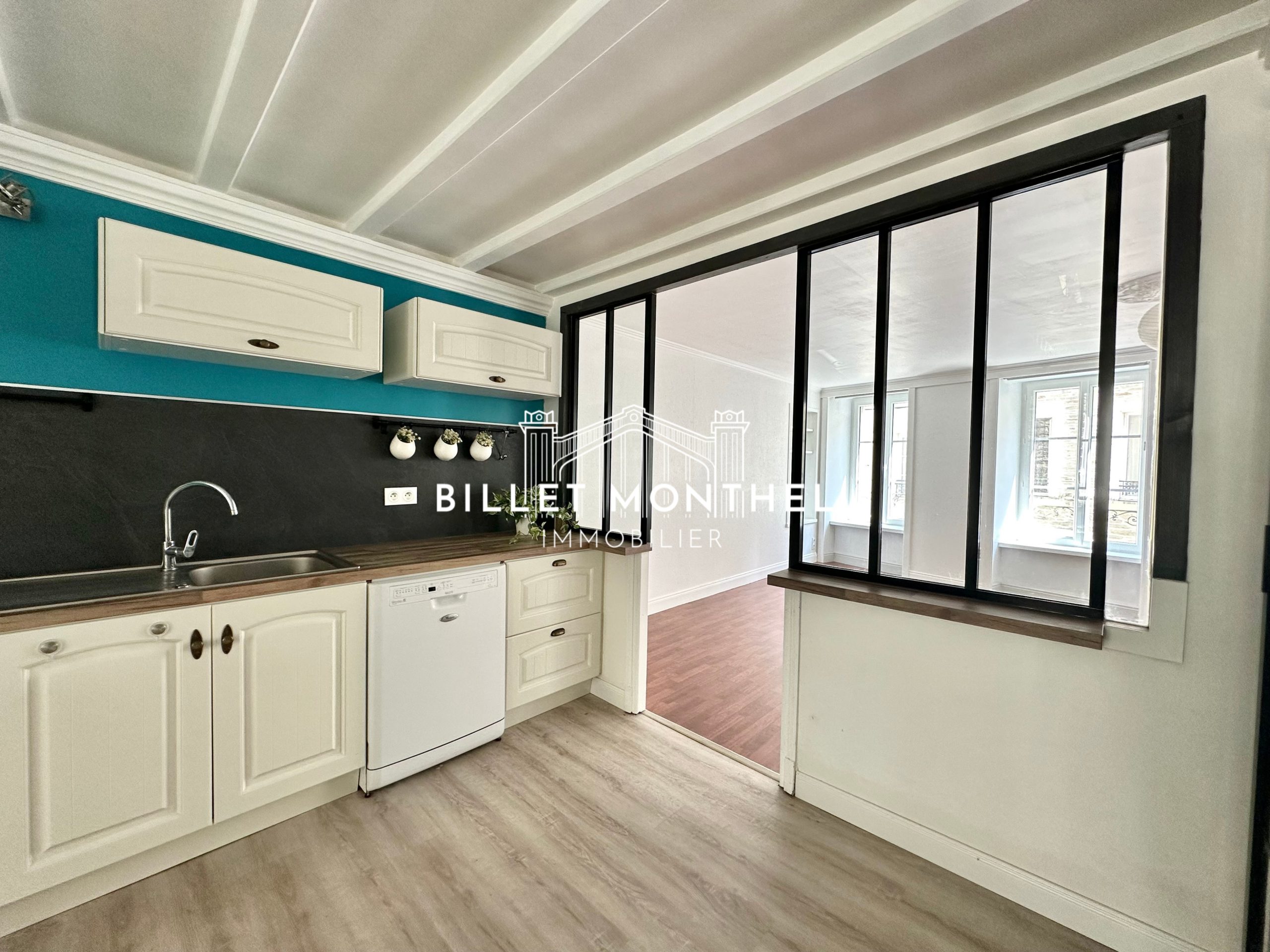 verriere-cuisine-appartement-centre-ville-cherbourg-immobilier-à-vendre