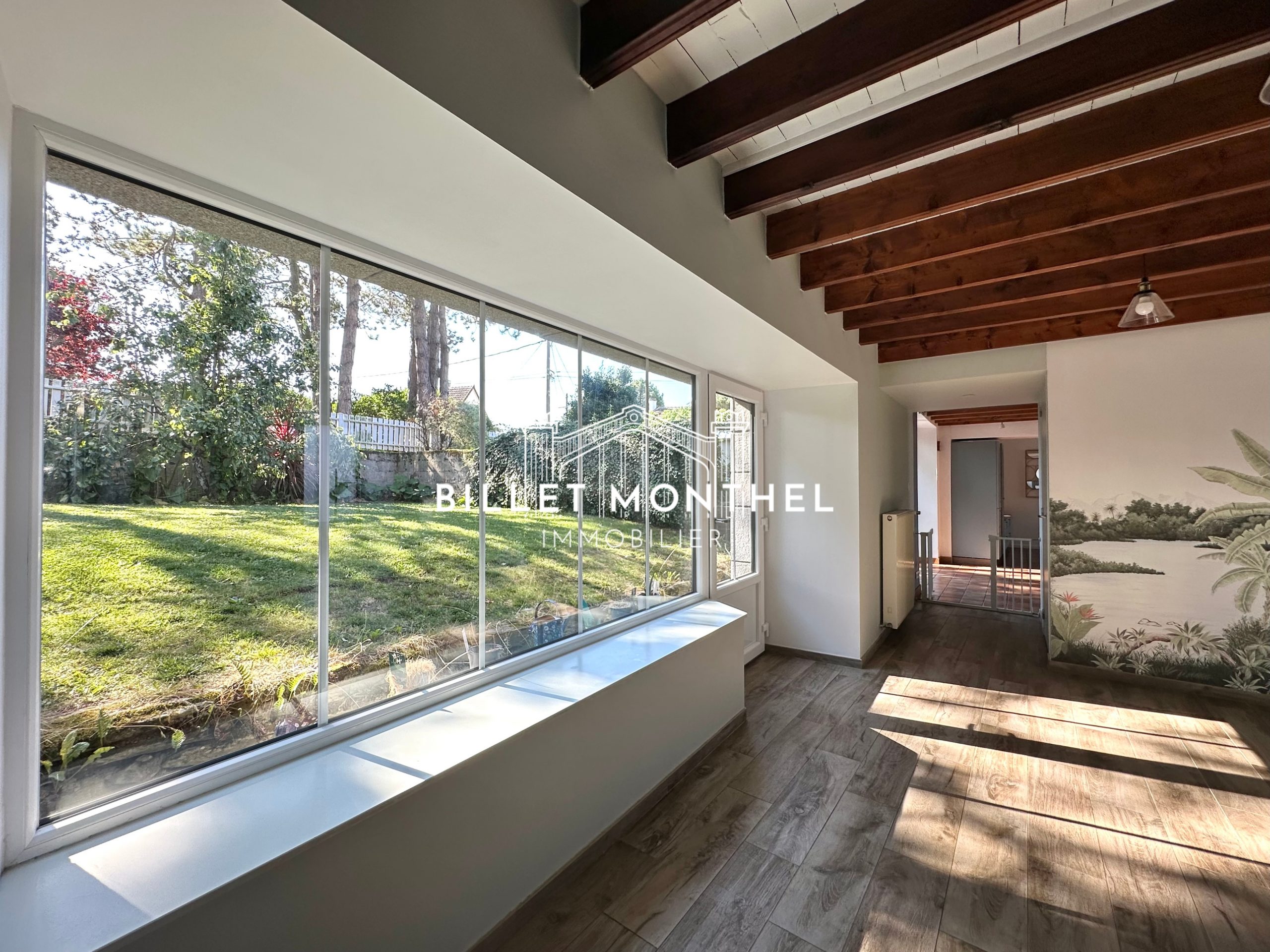 maison-longere-tourlaville-cherbourg-en-cotentin-cuisine-amenagee-equipee-fenêtres