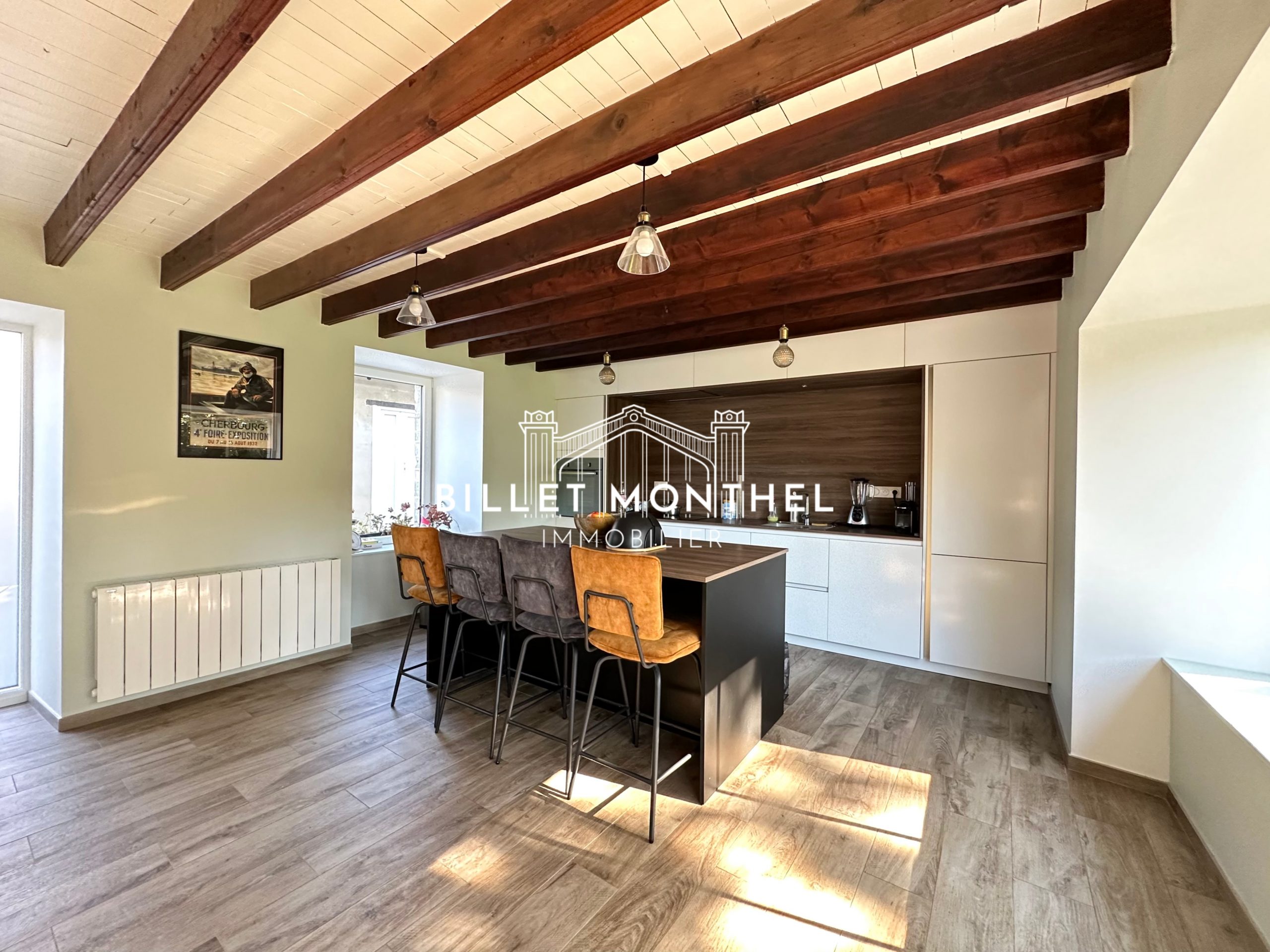 maison-longere-tourlaville-cherbourg-en-cotentin-cuisine-amenagee-equipee-grand-angle